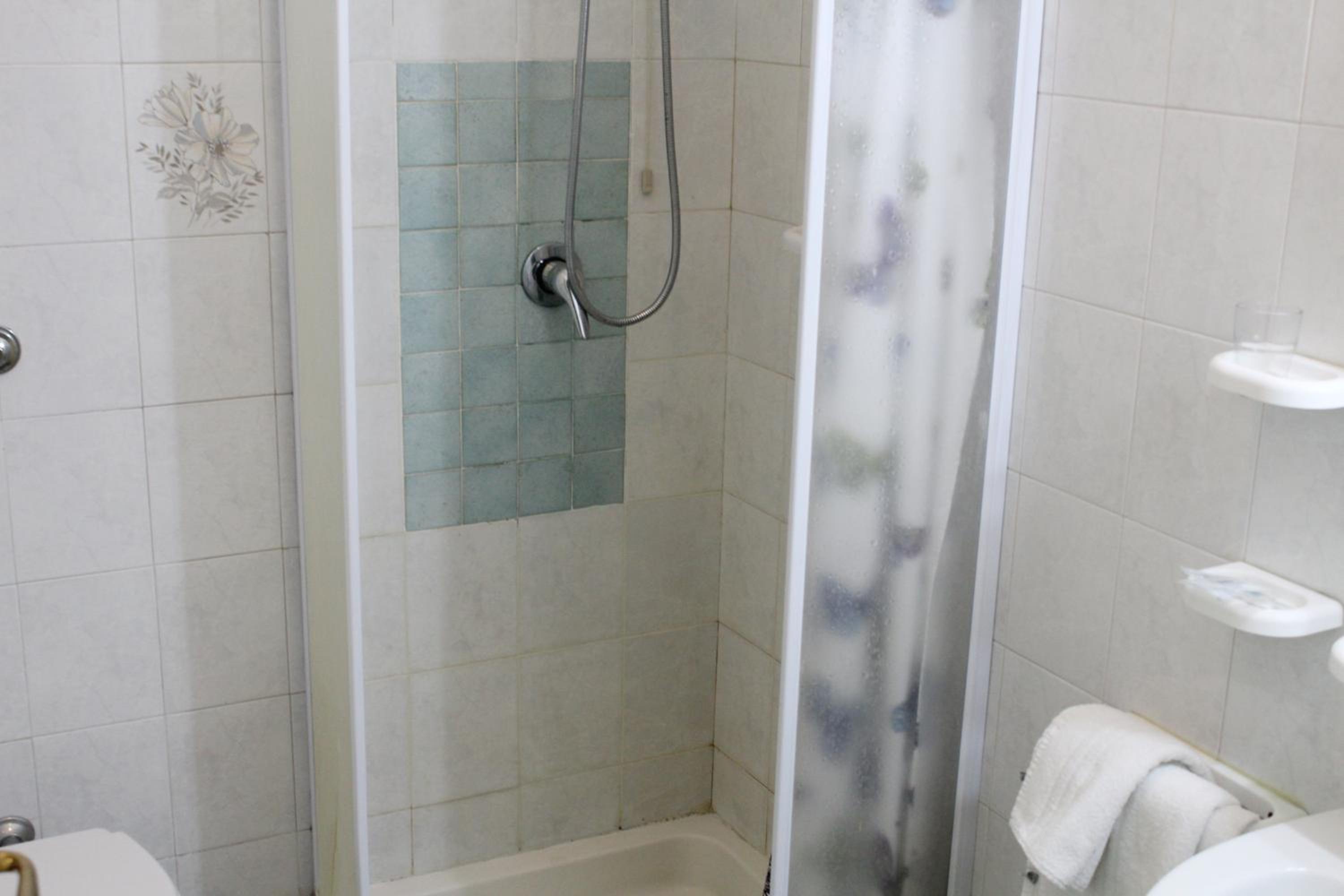 Standard Double Room - Photo 26