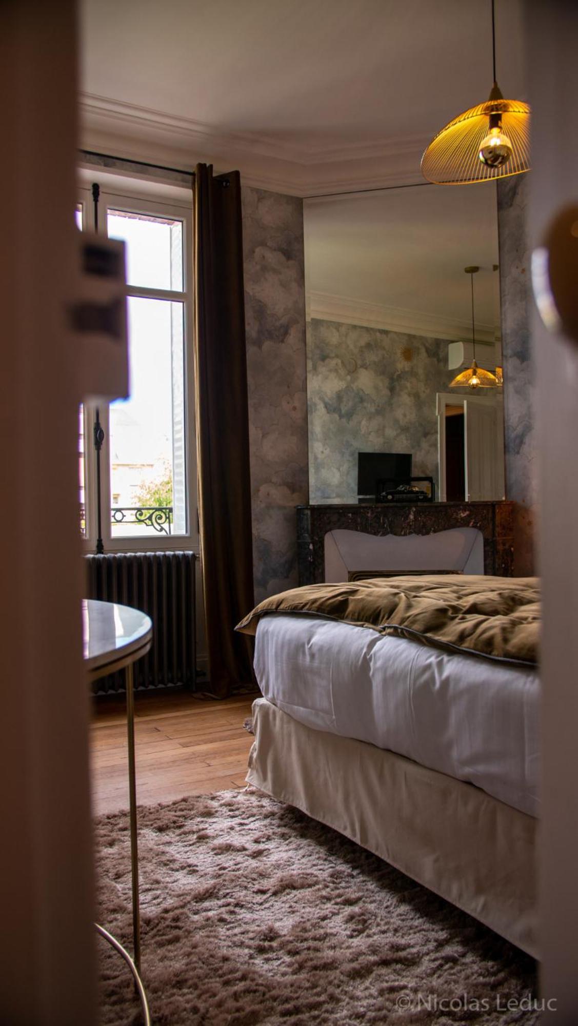 Deluxe King Room - Photo 1