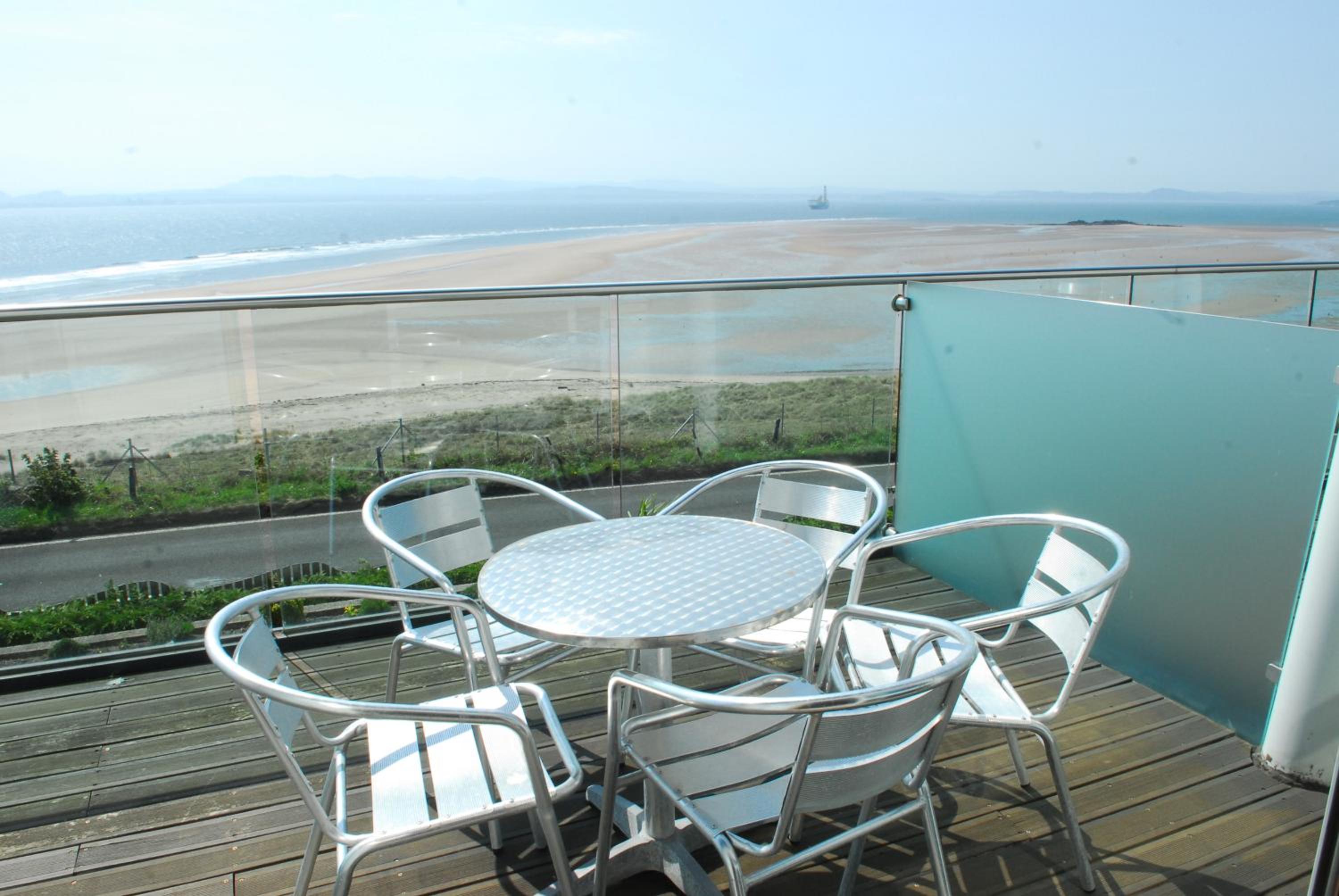 Executive Family Suite with Sea view - Photo 4