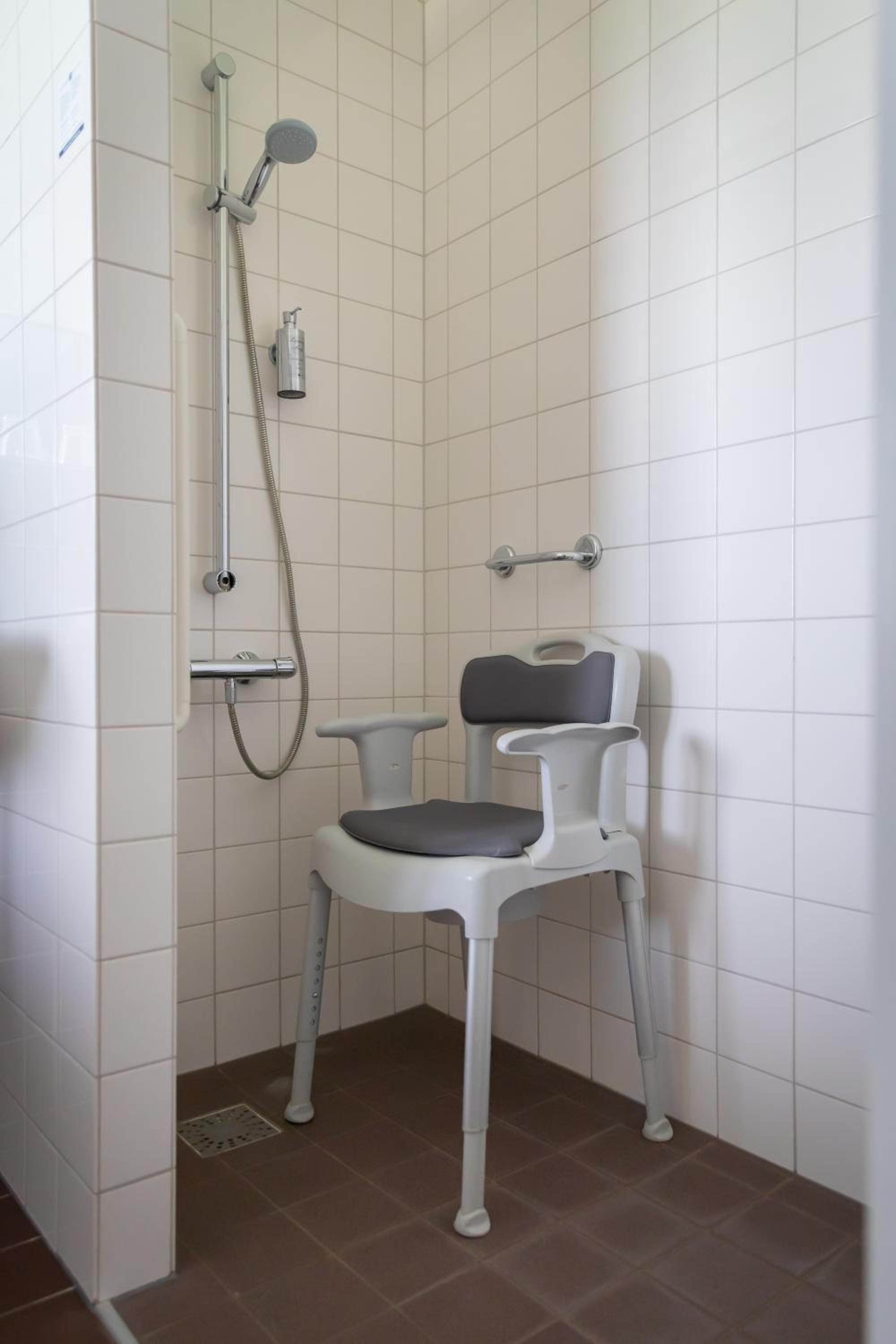 Double Room - Disability Access - Photo 3