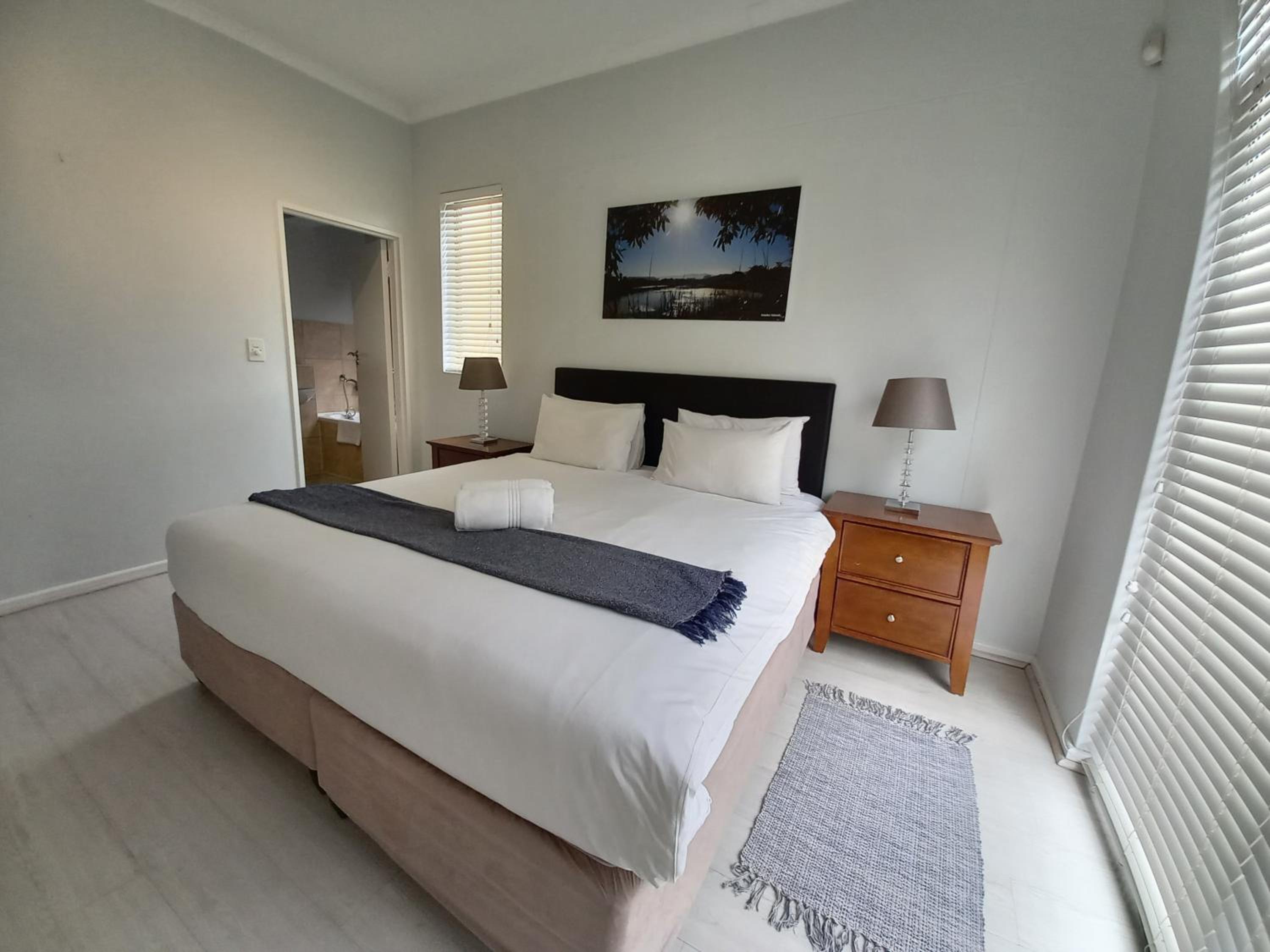 Three-Bedroom Apartment - Photo 3