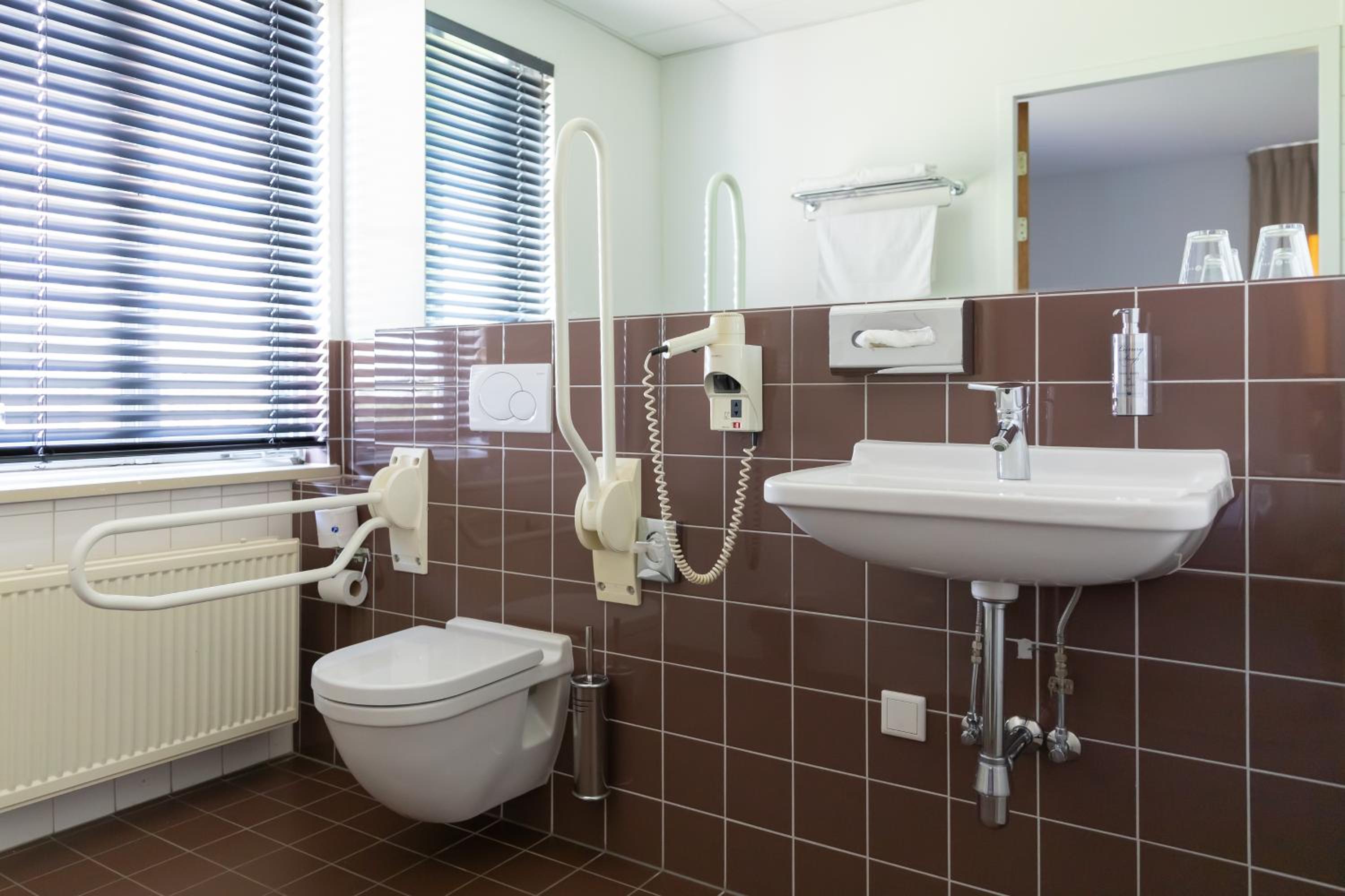 Double Room - Disability Access - Photo 4