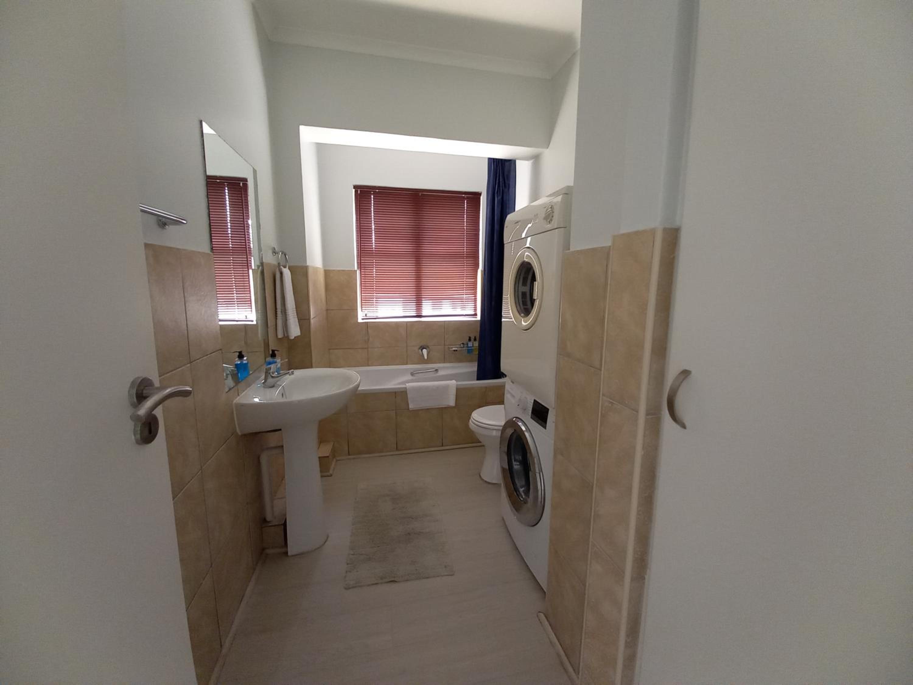 Three-Bedroom Apartment - Photo 8