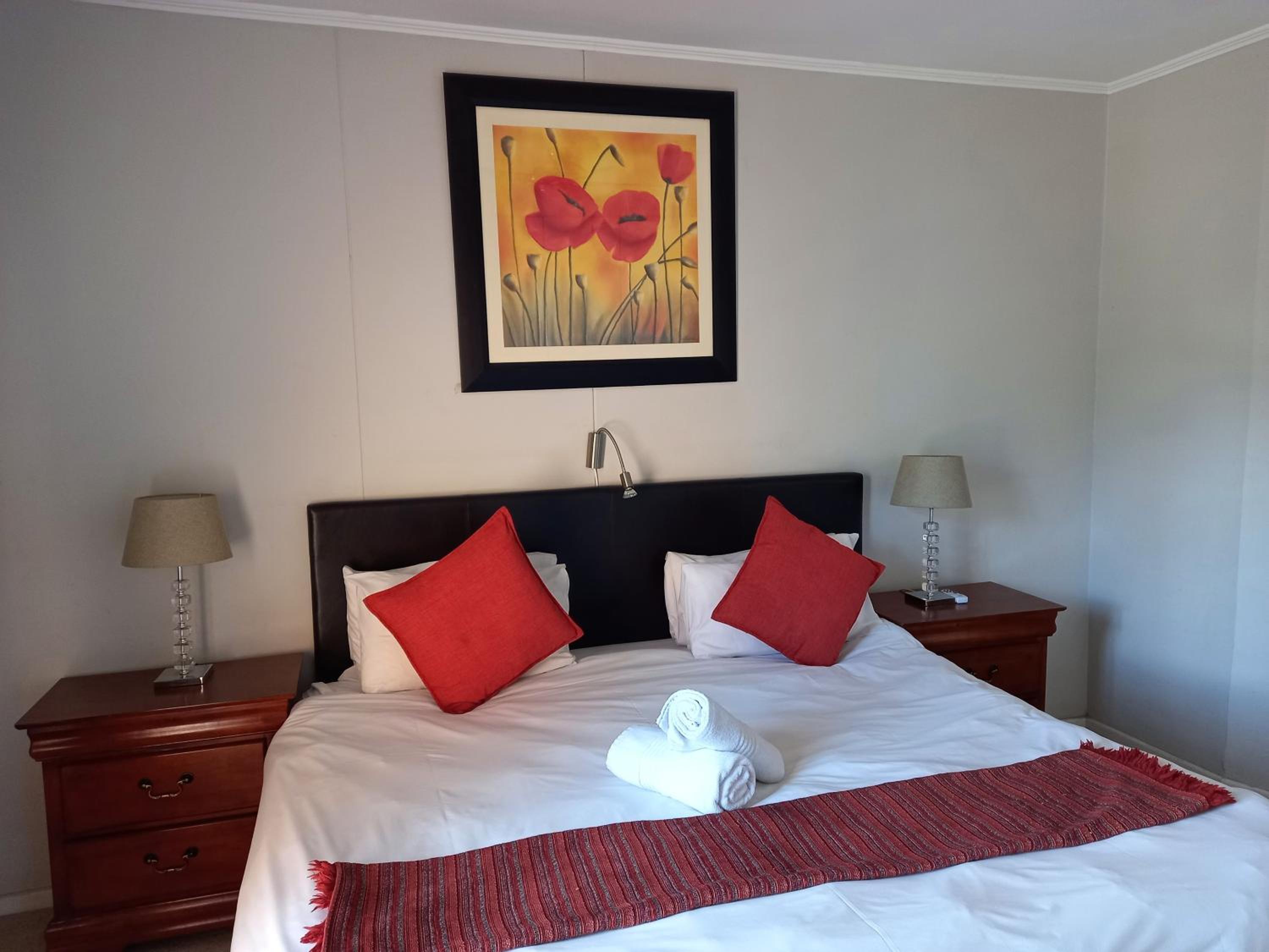 One-Bedroom Apartment - Photo 4