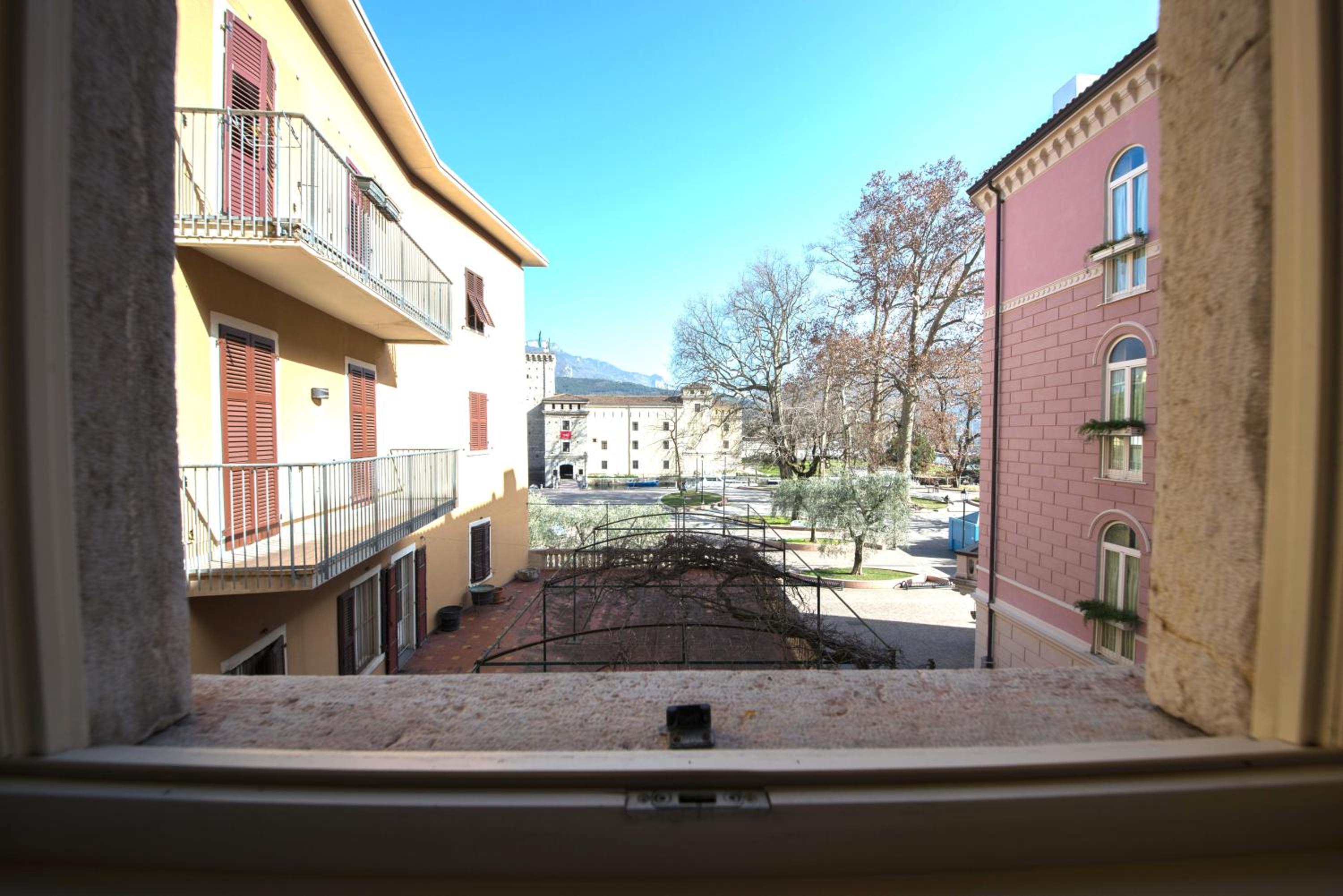 Two-Bedroom Apartment - Photo 7