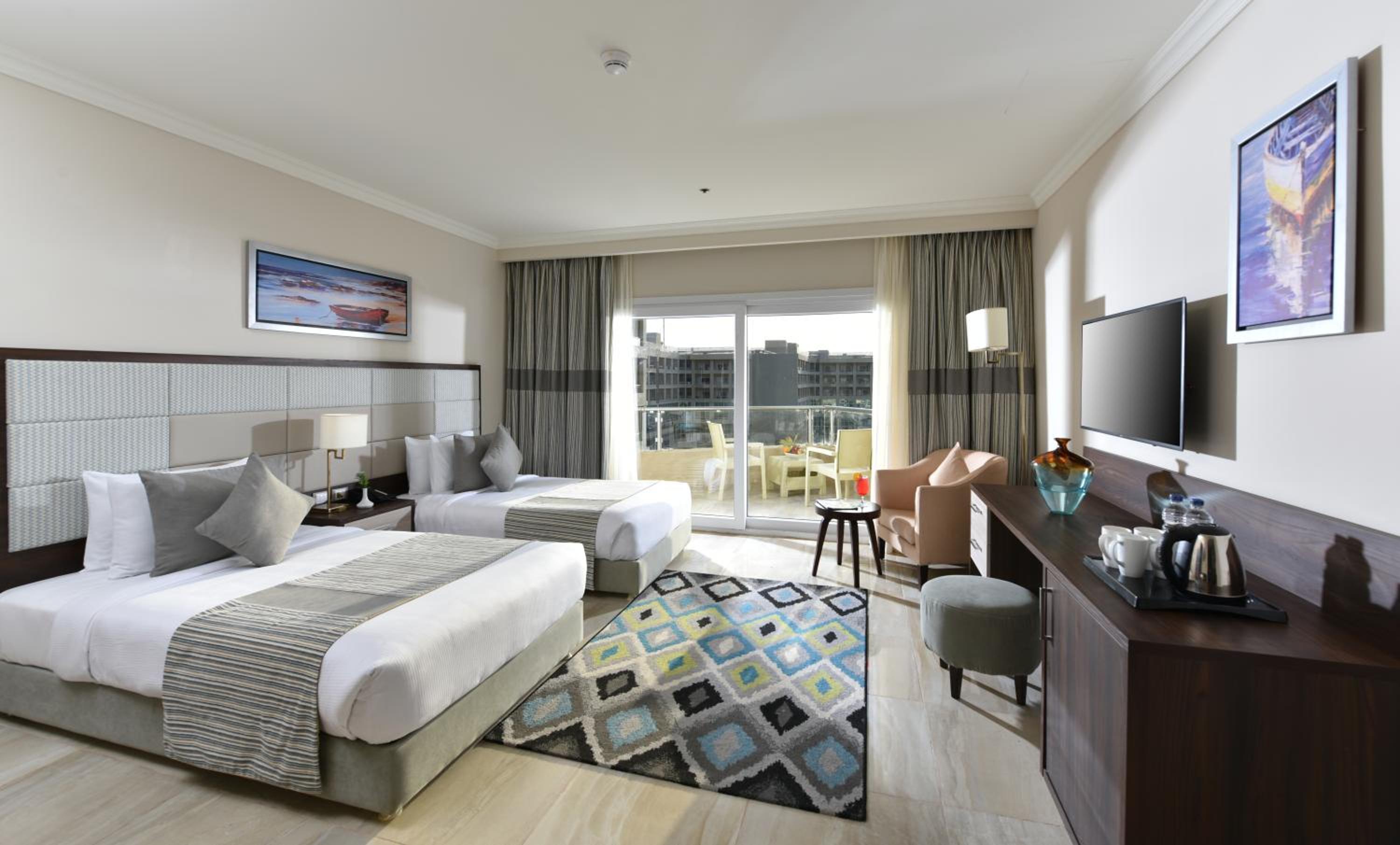 Executive Suite - Photo 5