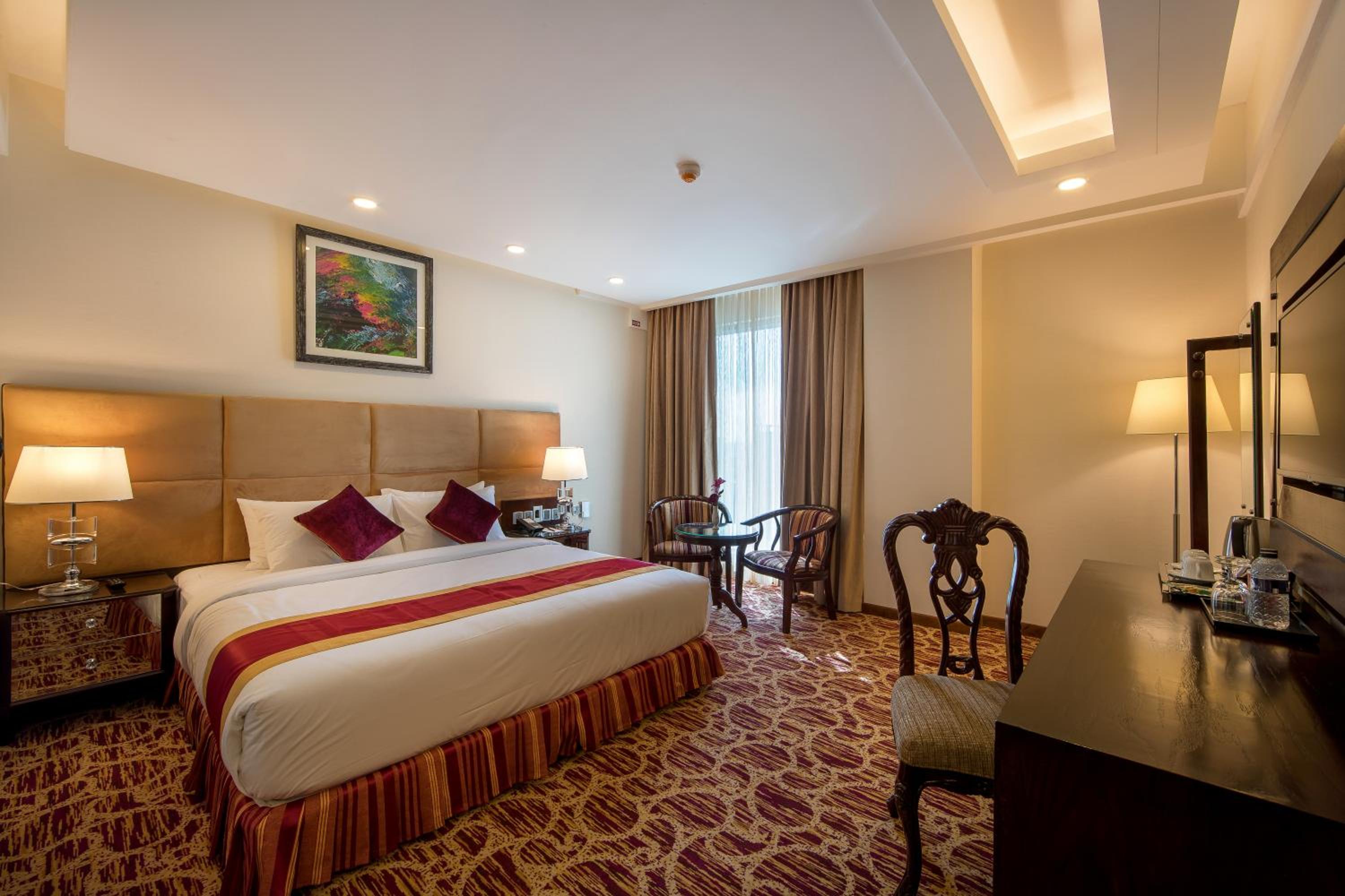Deluxe King Room photo 1