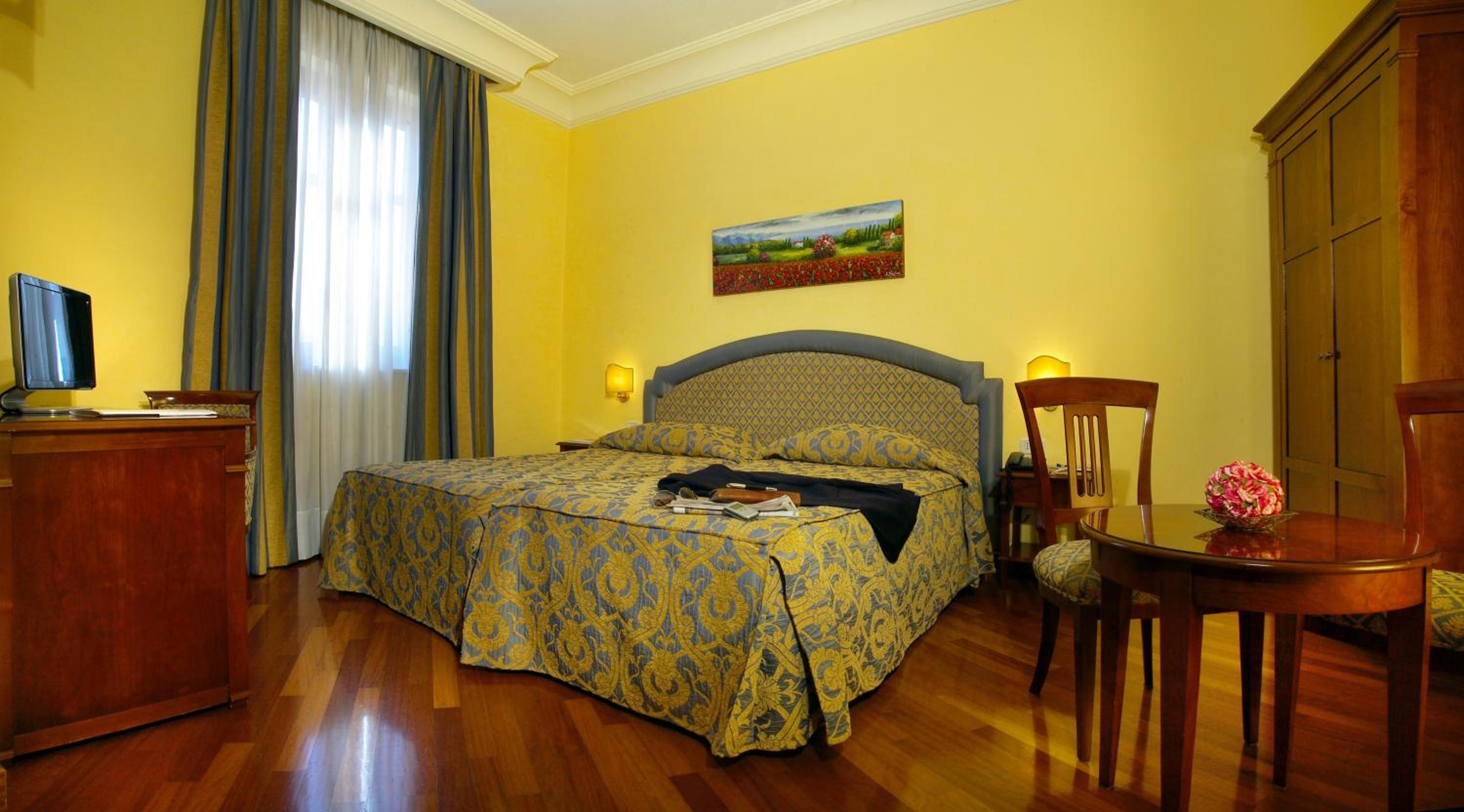 Standard Twin Room - Photo 5