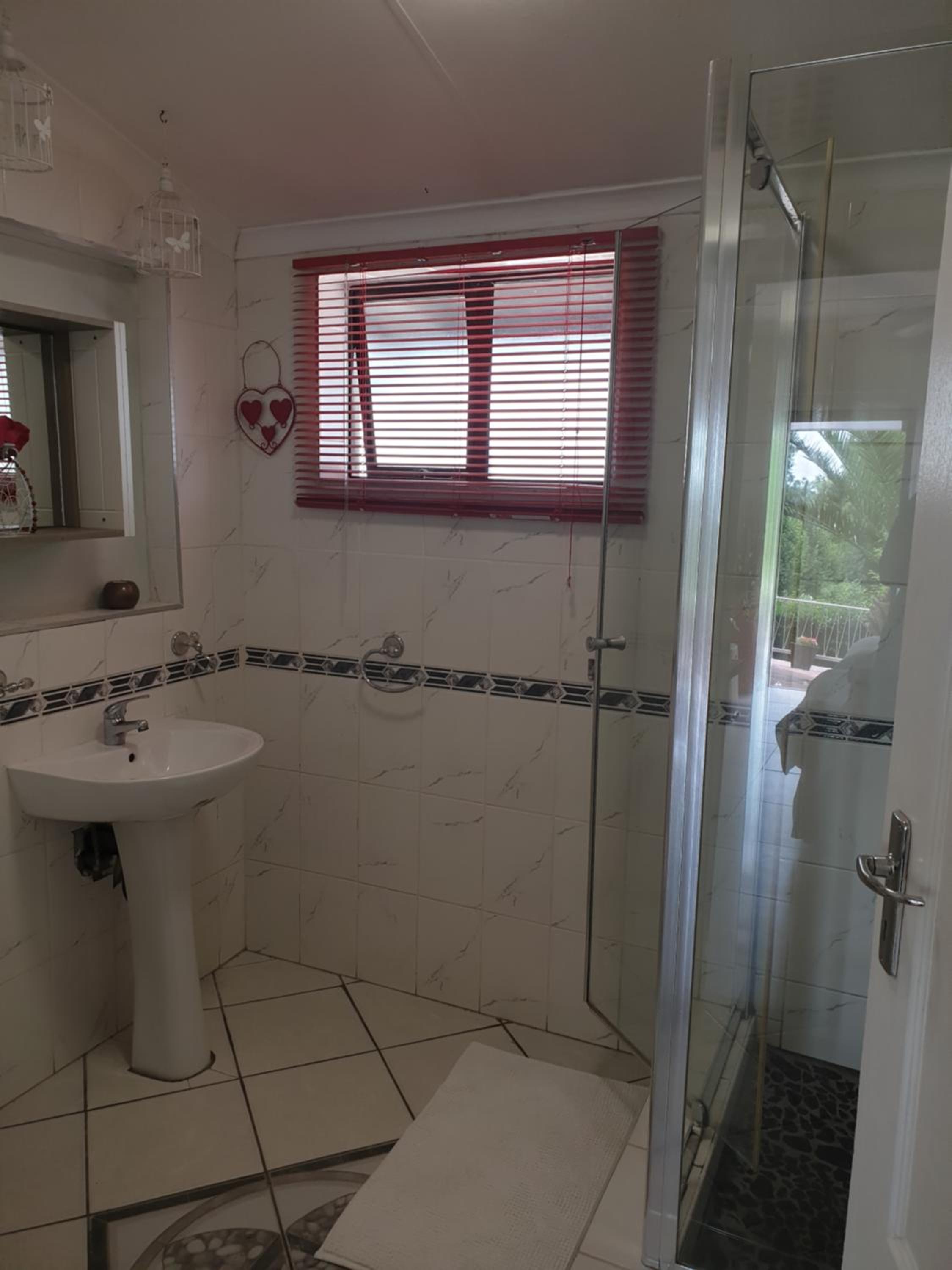 Budget Double Room photo 3