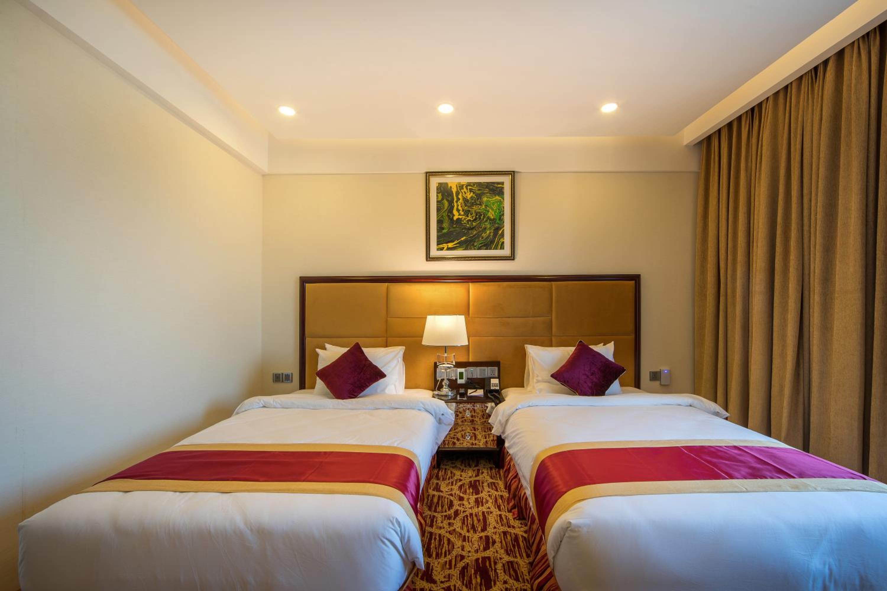 Deluxe Twin Room photo 2