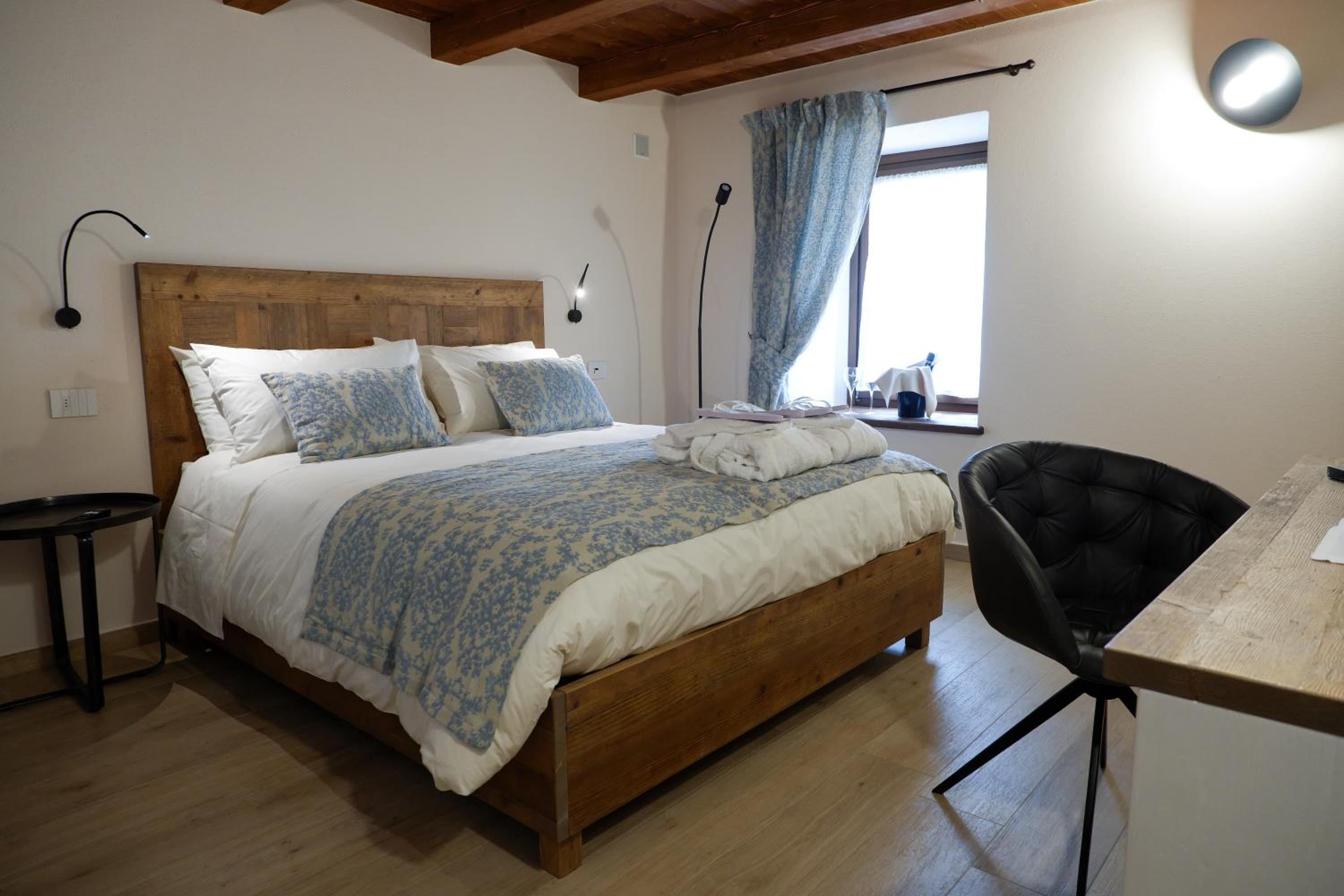 Standard Double Room - Photo 1