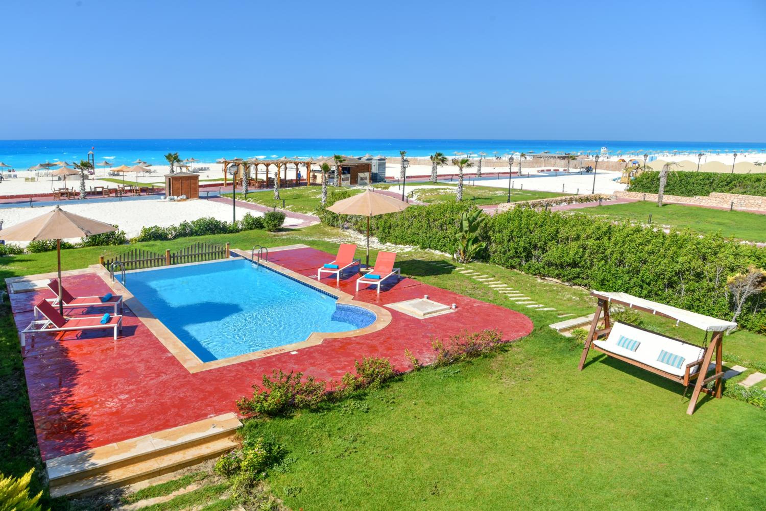 Villa with Private Pool - Photo 14