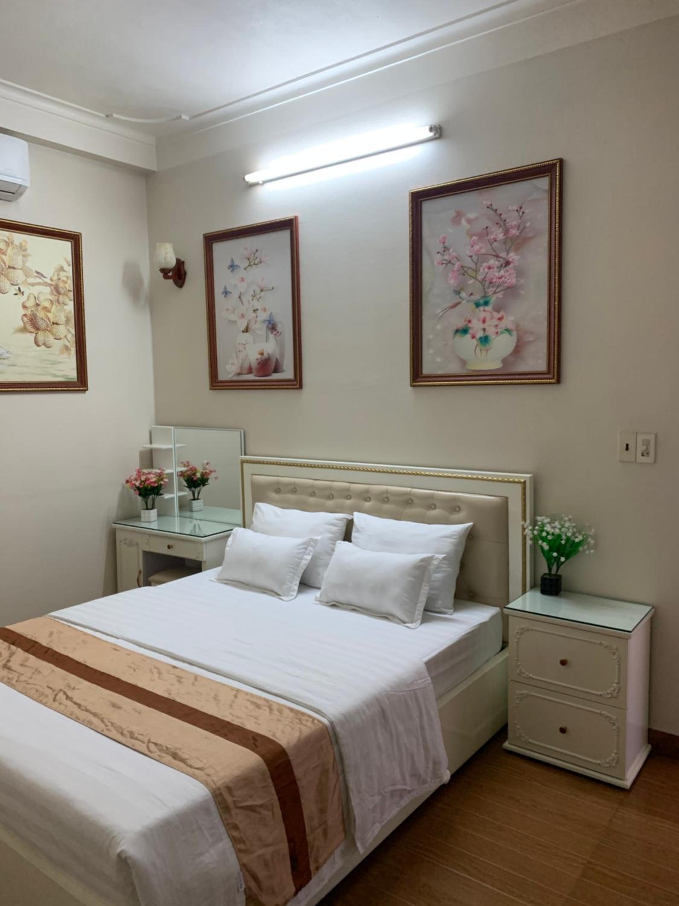 Deluxe Room (2 Adults + 1 Child) photo 2