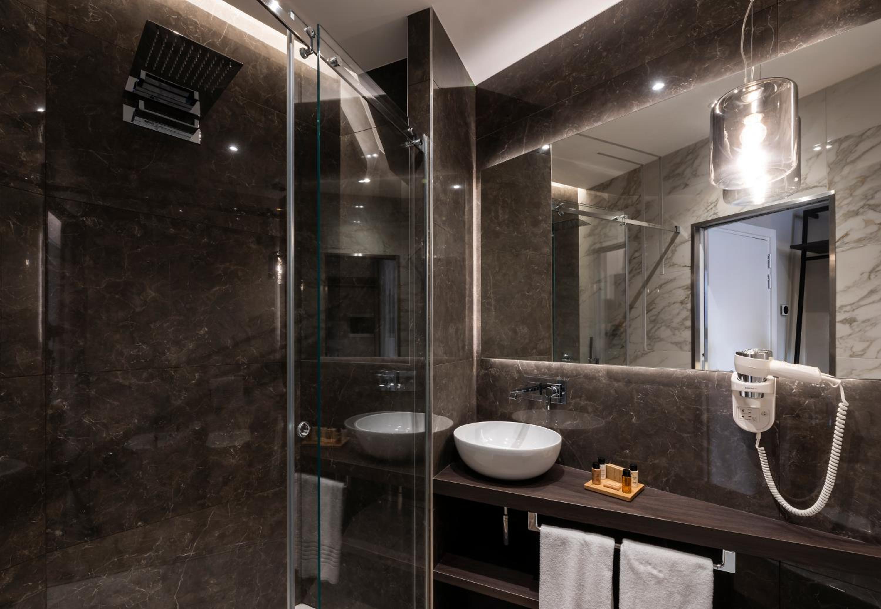 Deluxe Triple Room photo 2