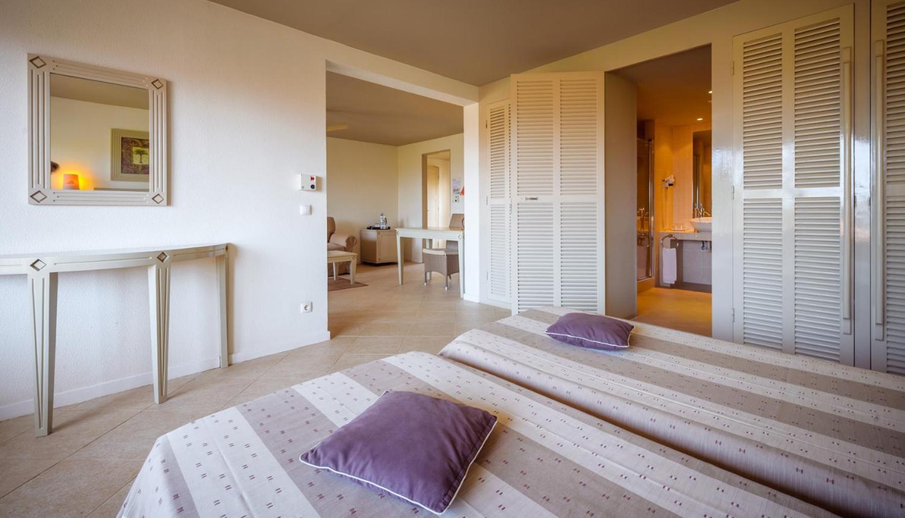 Suite - Photo 2