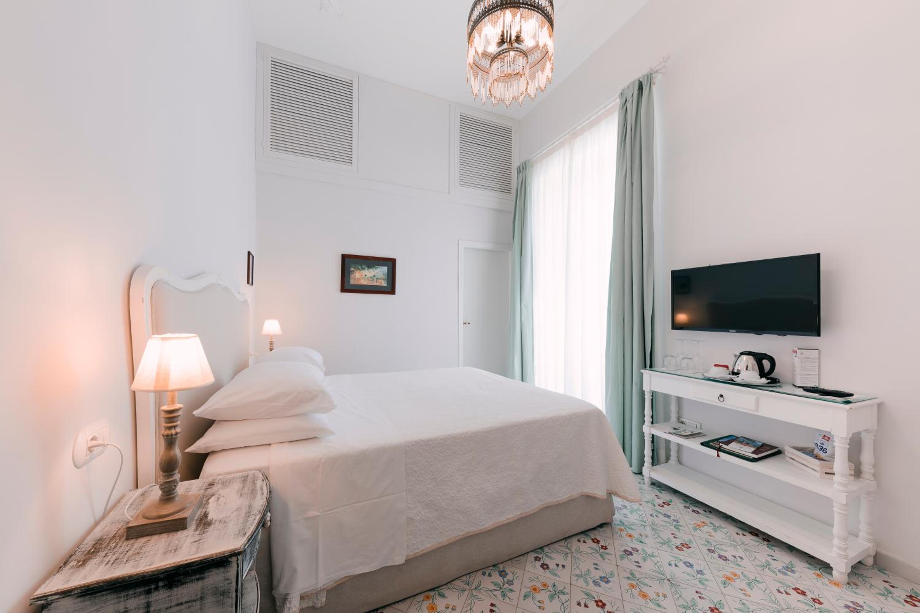 Budget Double Room photo 1