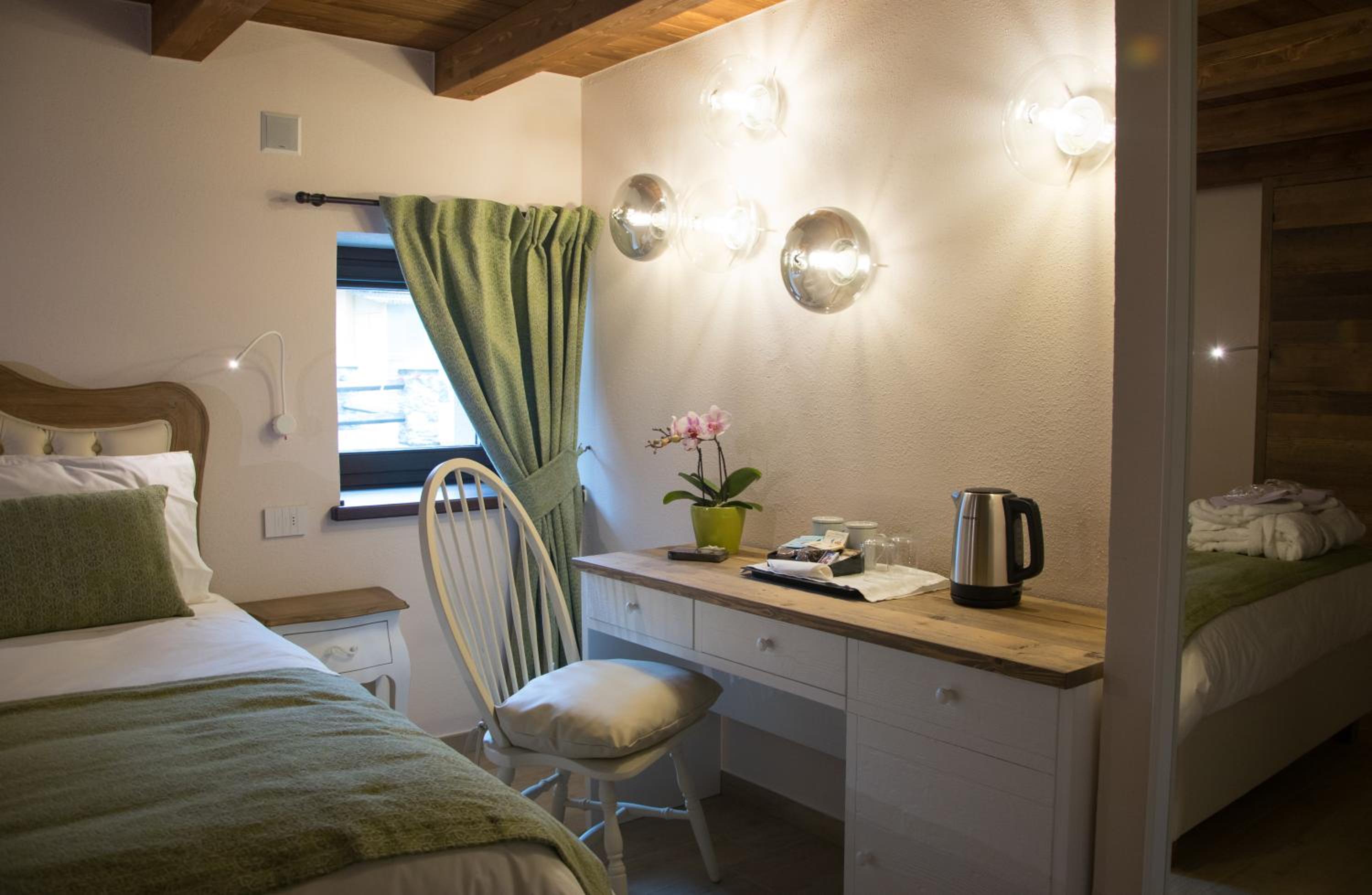 Standard Double Room - Photo 6