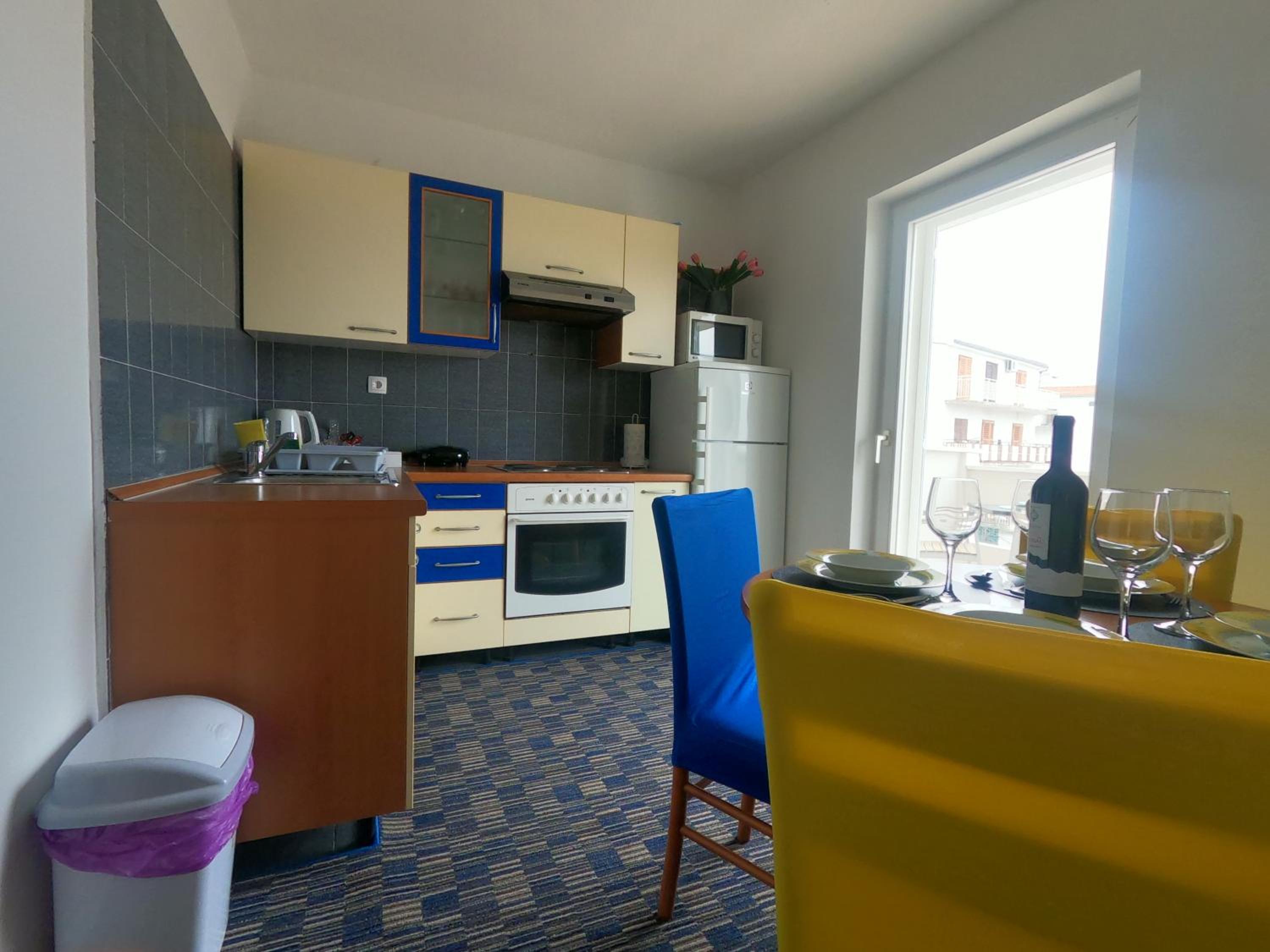 Apartment with Sea View - Photo 8