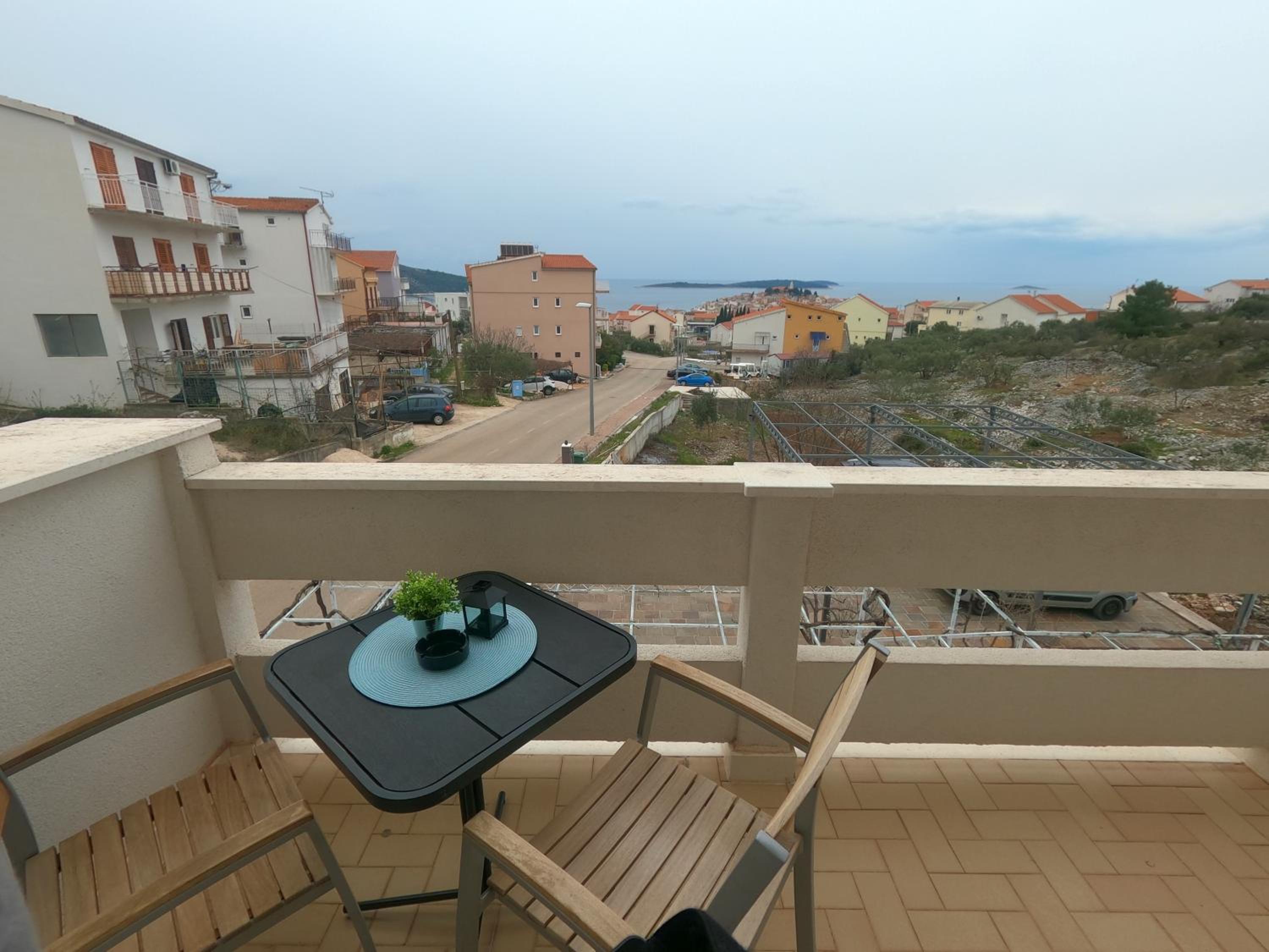 Apartment with Sea View - Photo 6