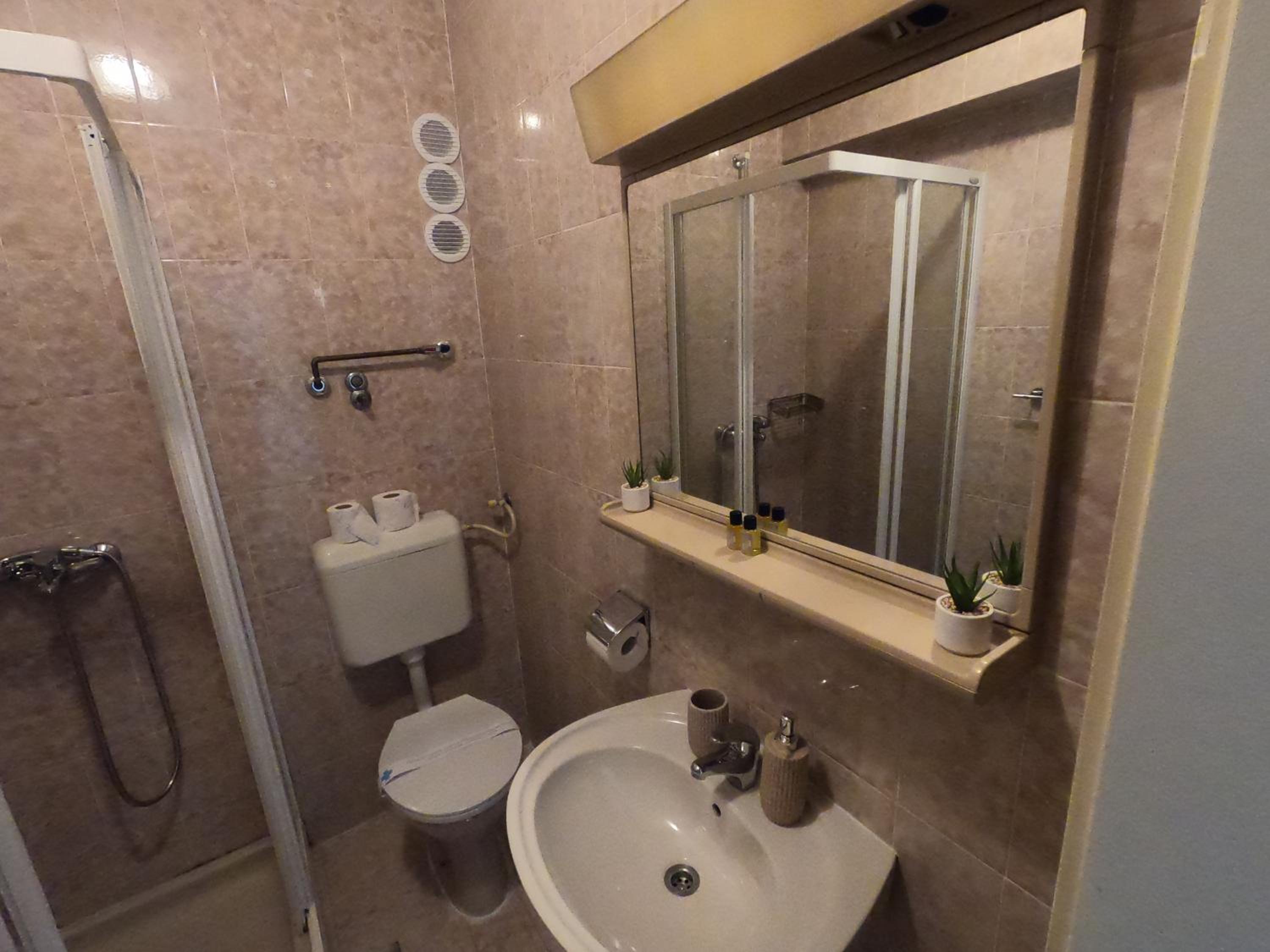 Apartment with Sea View - Photo 4