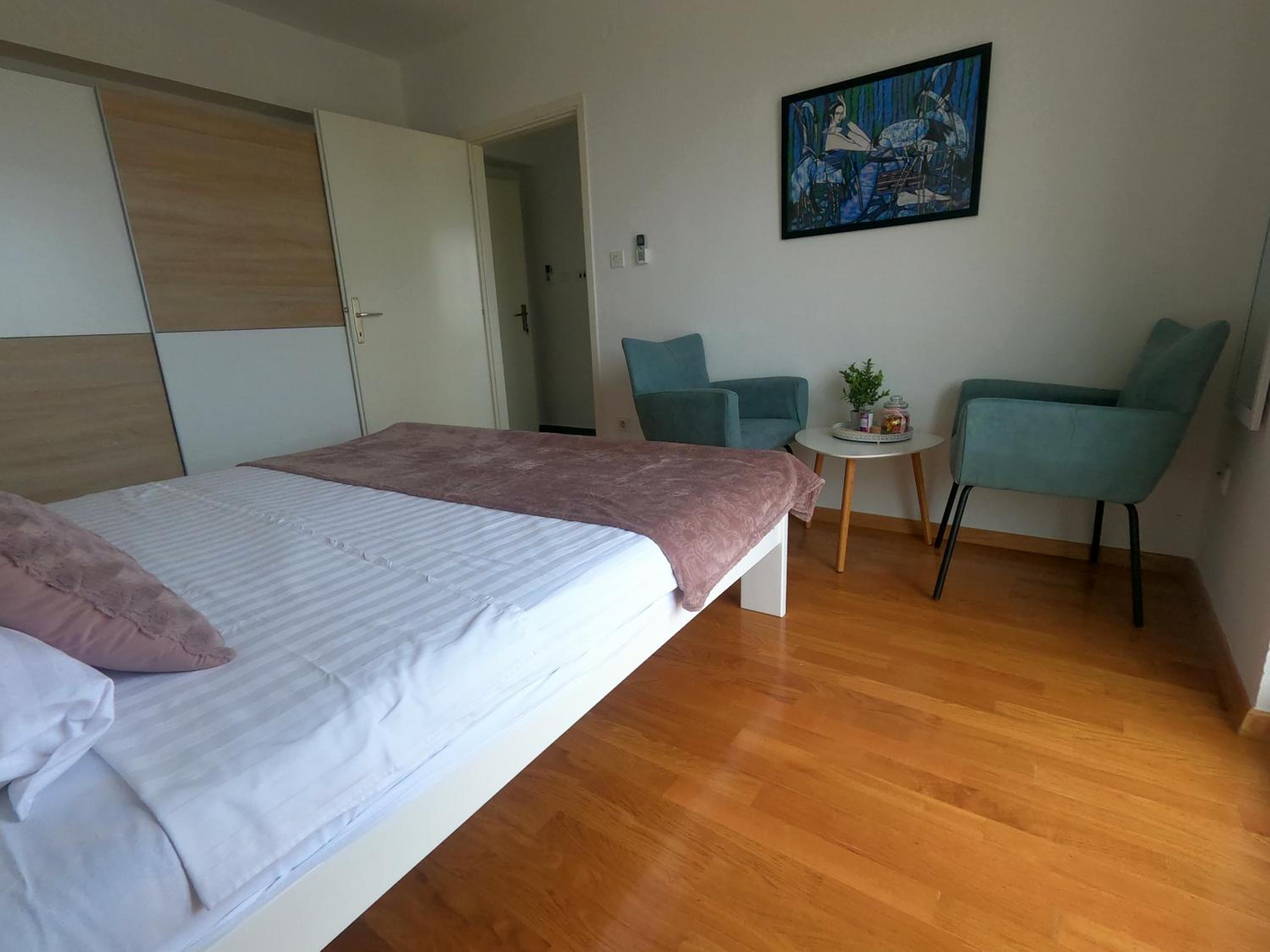Apartment with Sea View - Photo 10