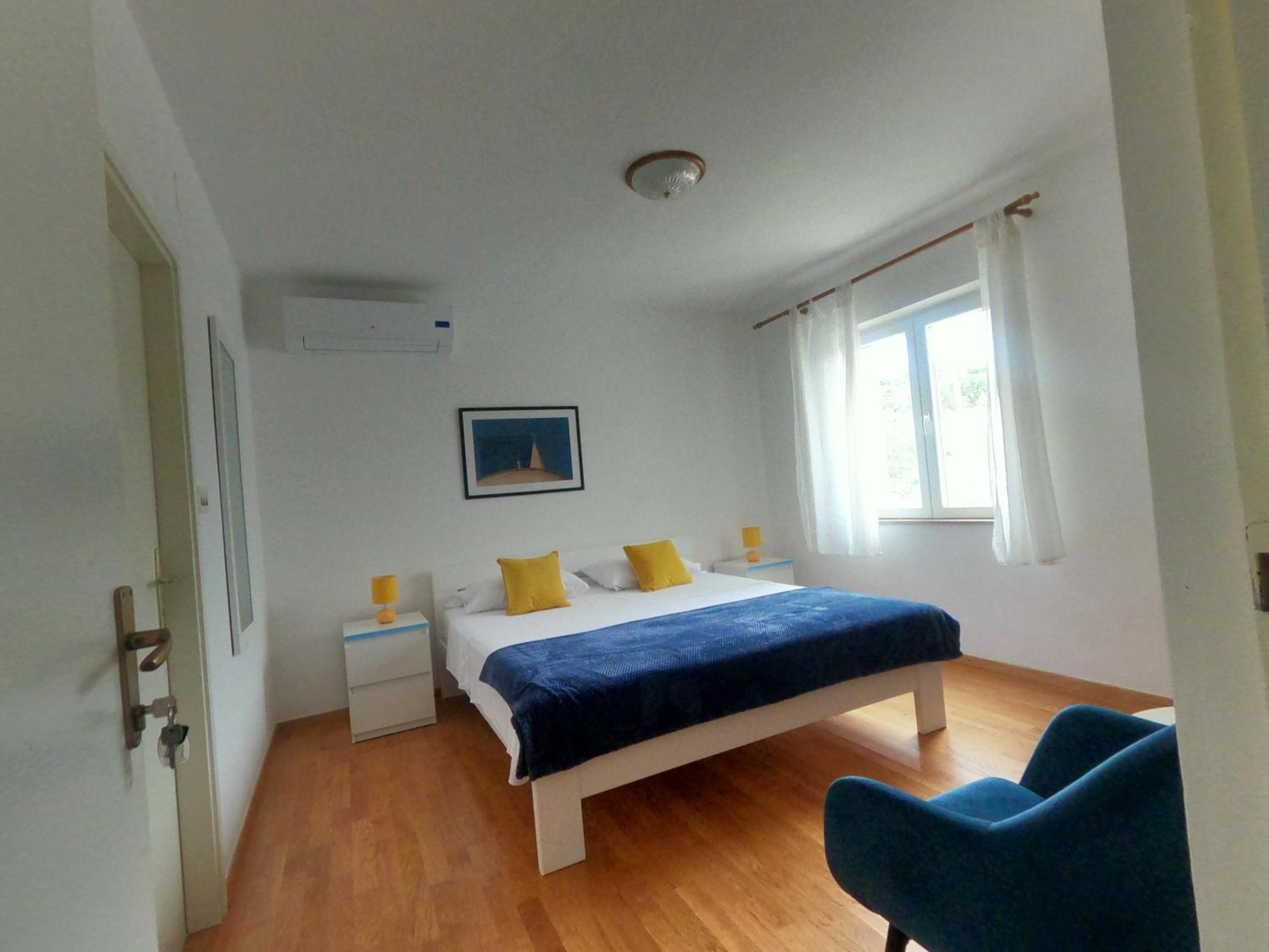 Double Room - Photo 7