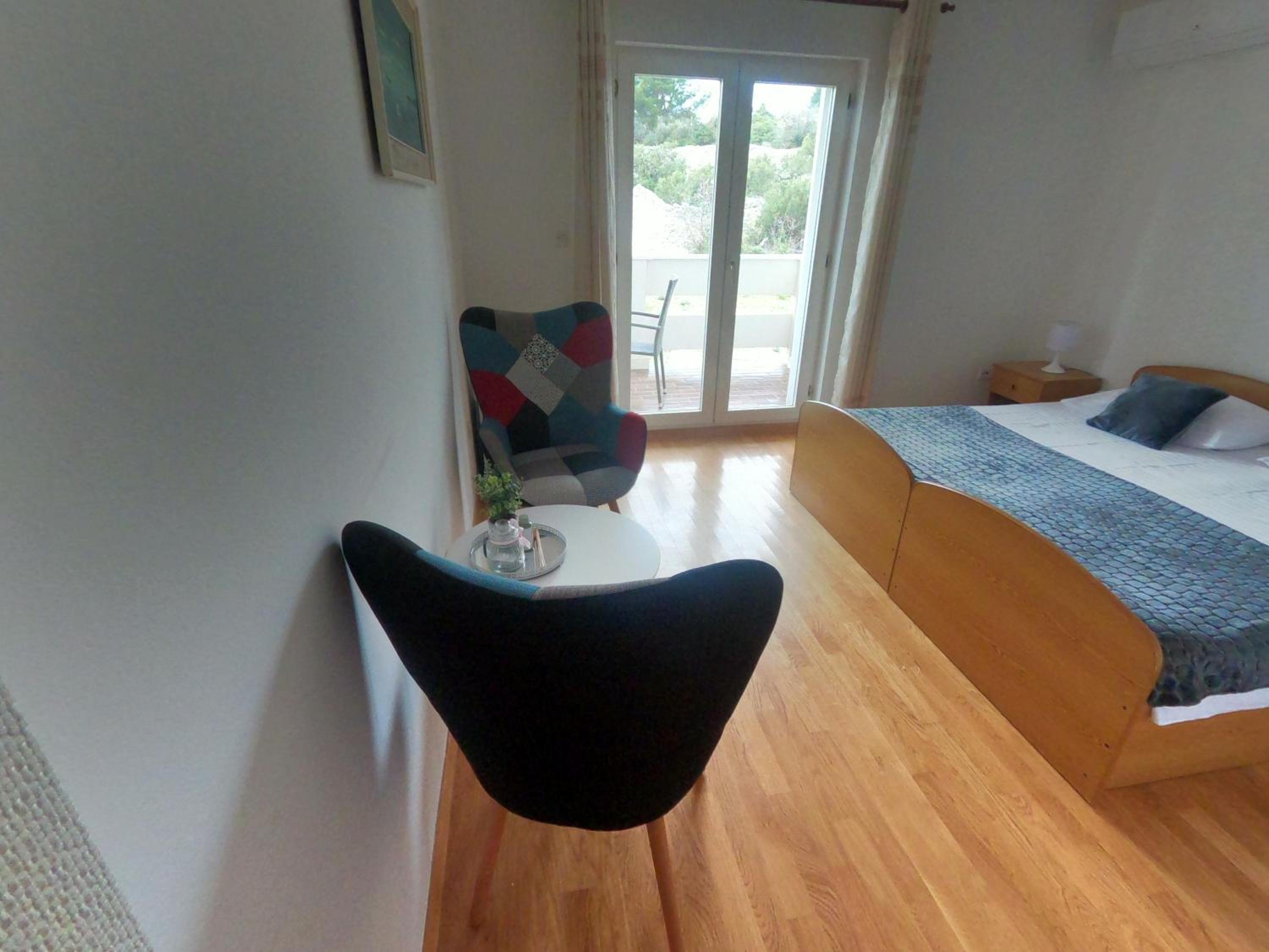 Double Room with Balcony - Photo 7