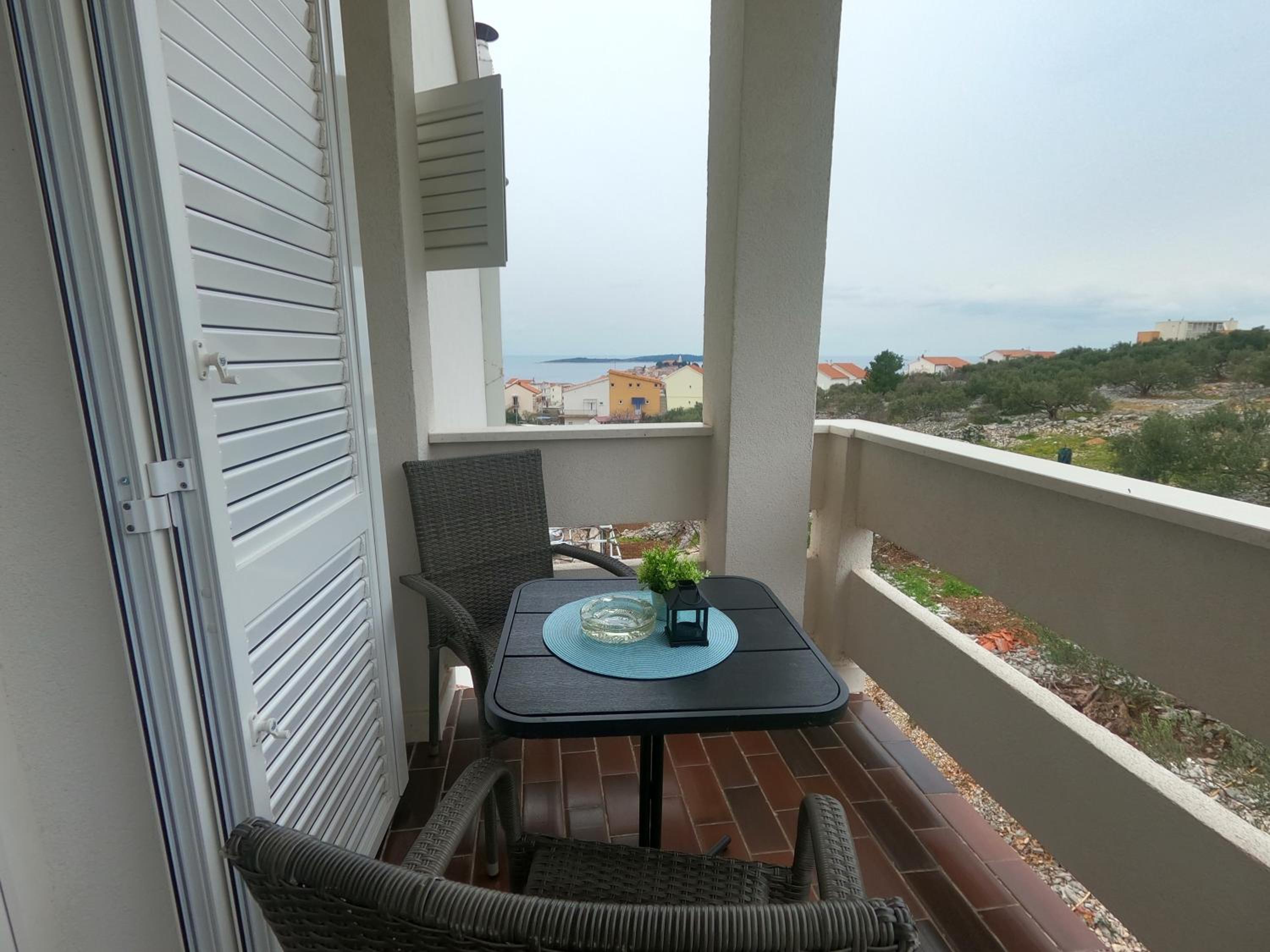 Double Room with Balcony - Photo 2