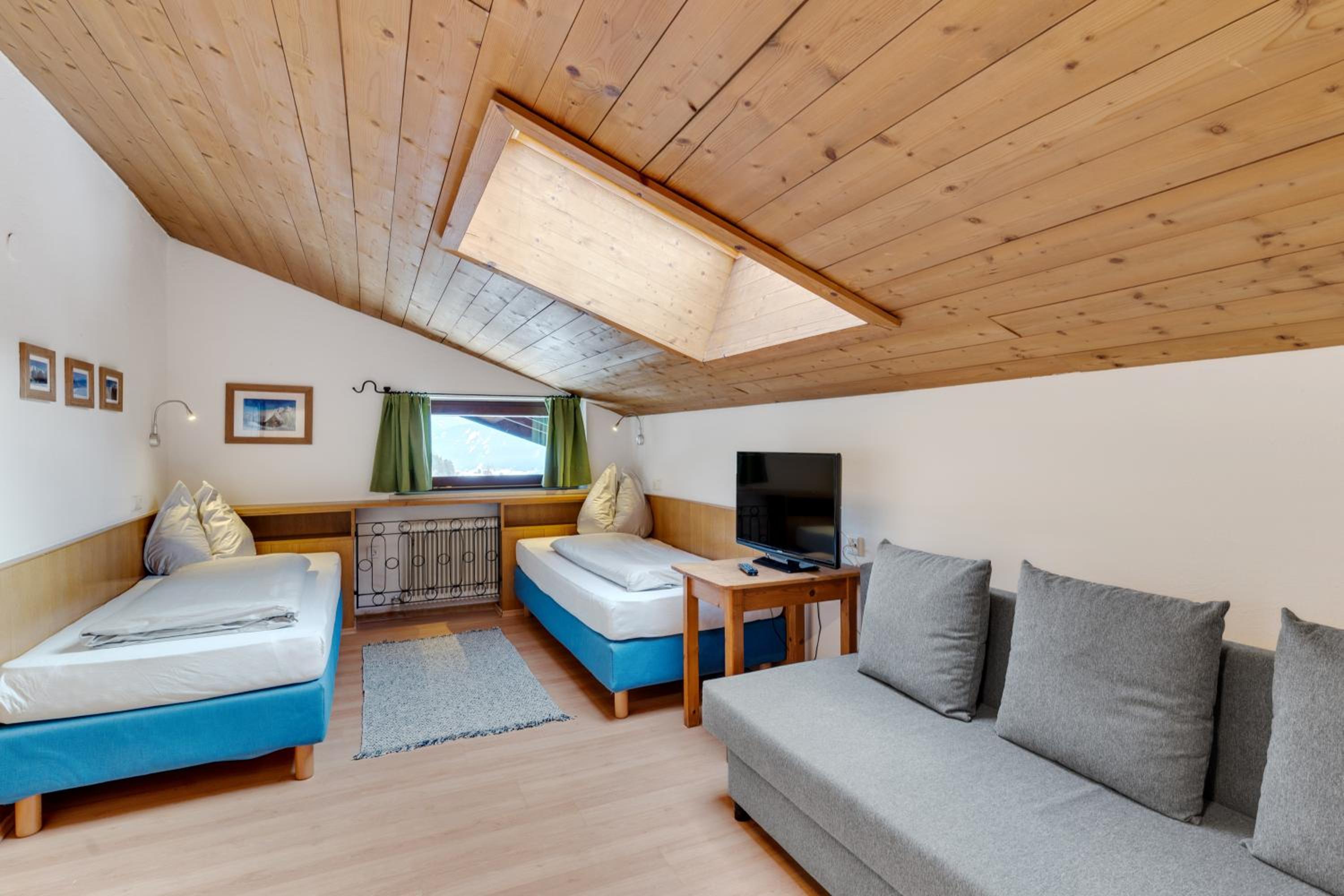Two-Bedroom Apartment - Photo 9