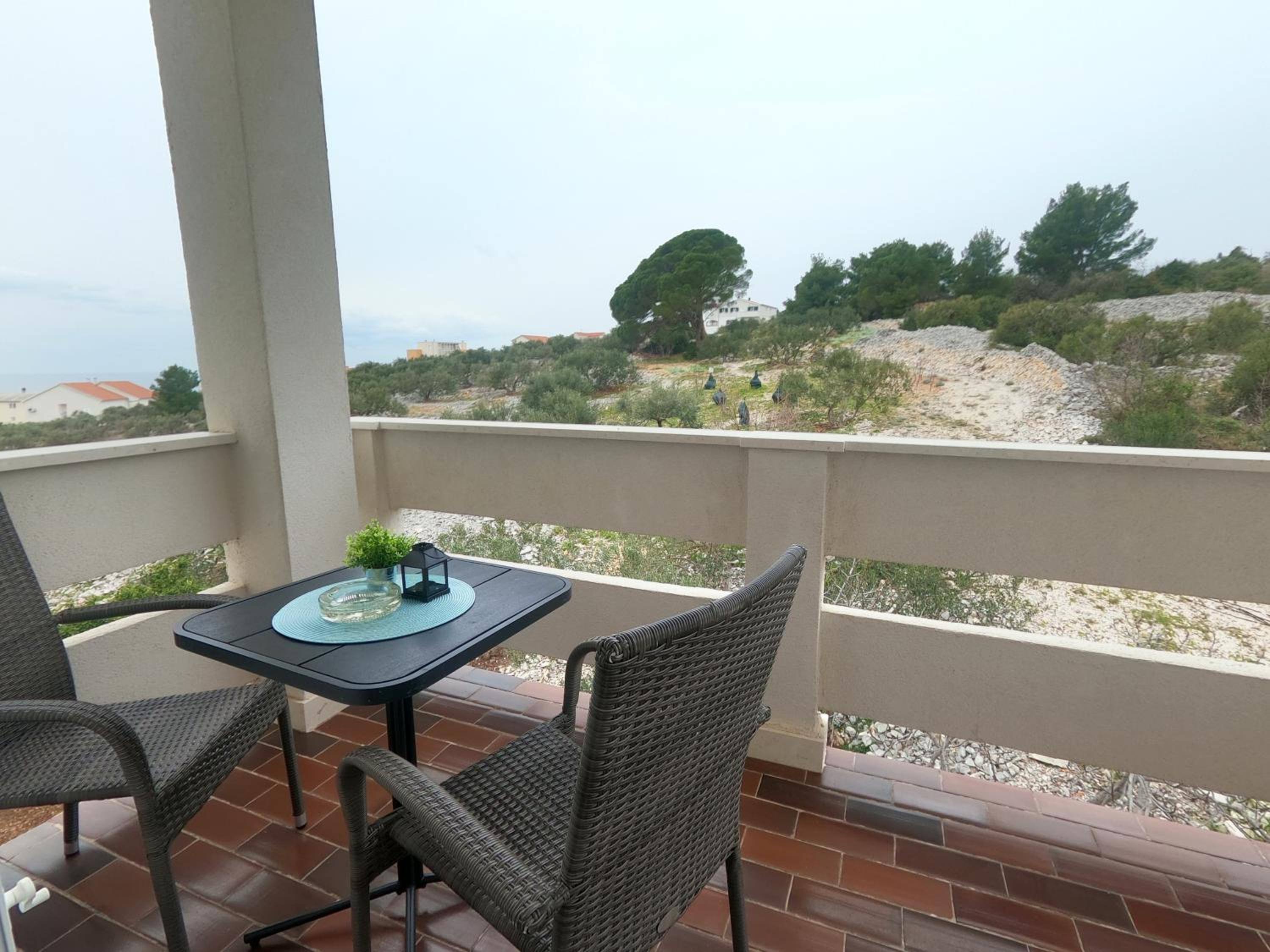 Double Room with Balcony - Photo 6