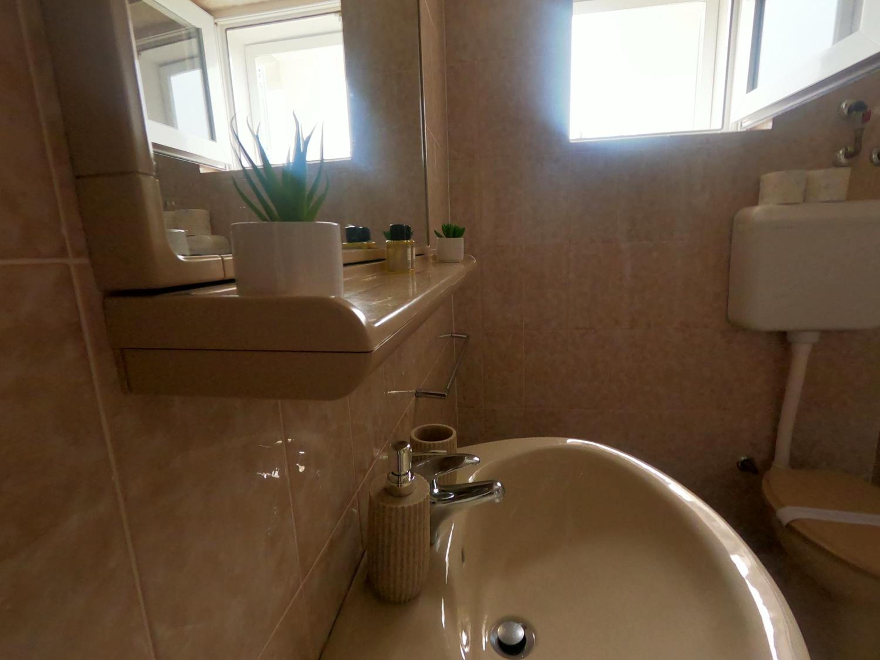 Double Room with Sea View - Photo 13
