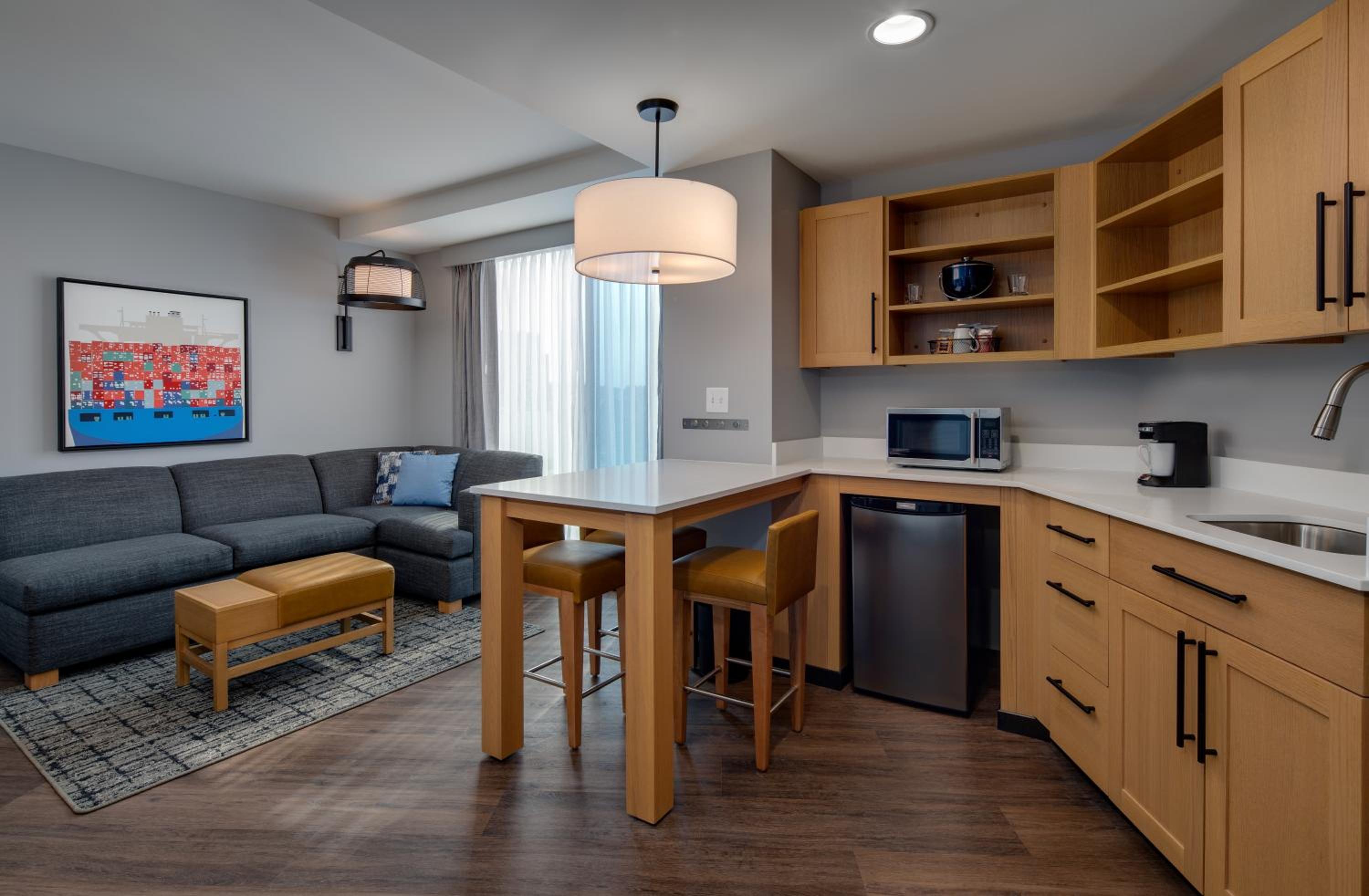 One-Bedroom King Suite with Sofa Bed - Photo 4