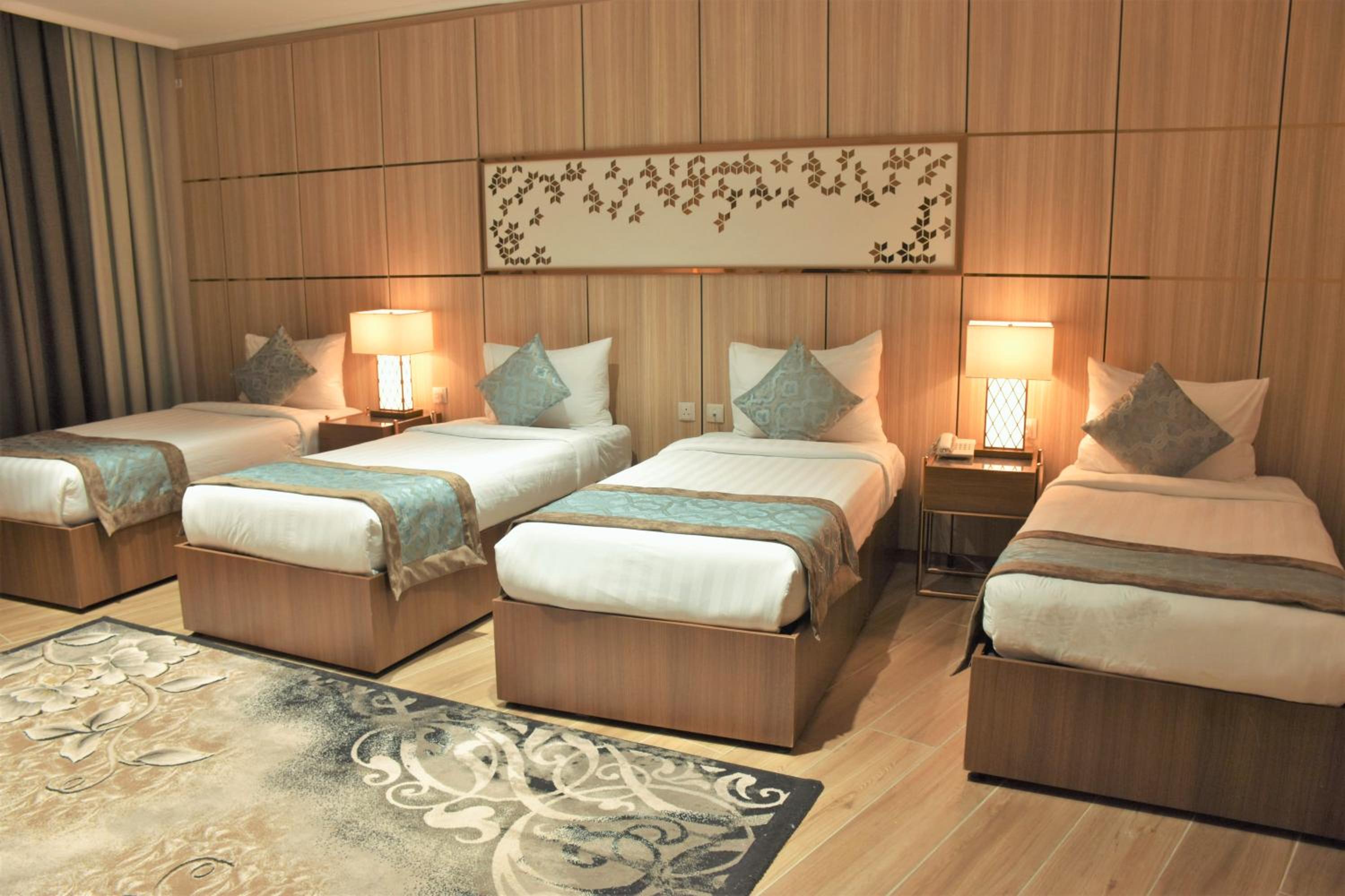 Executive Suite - Photo 8