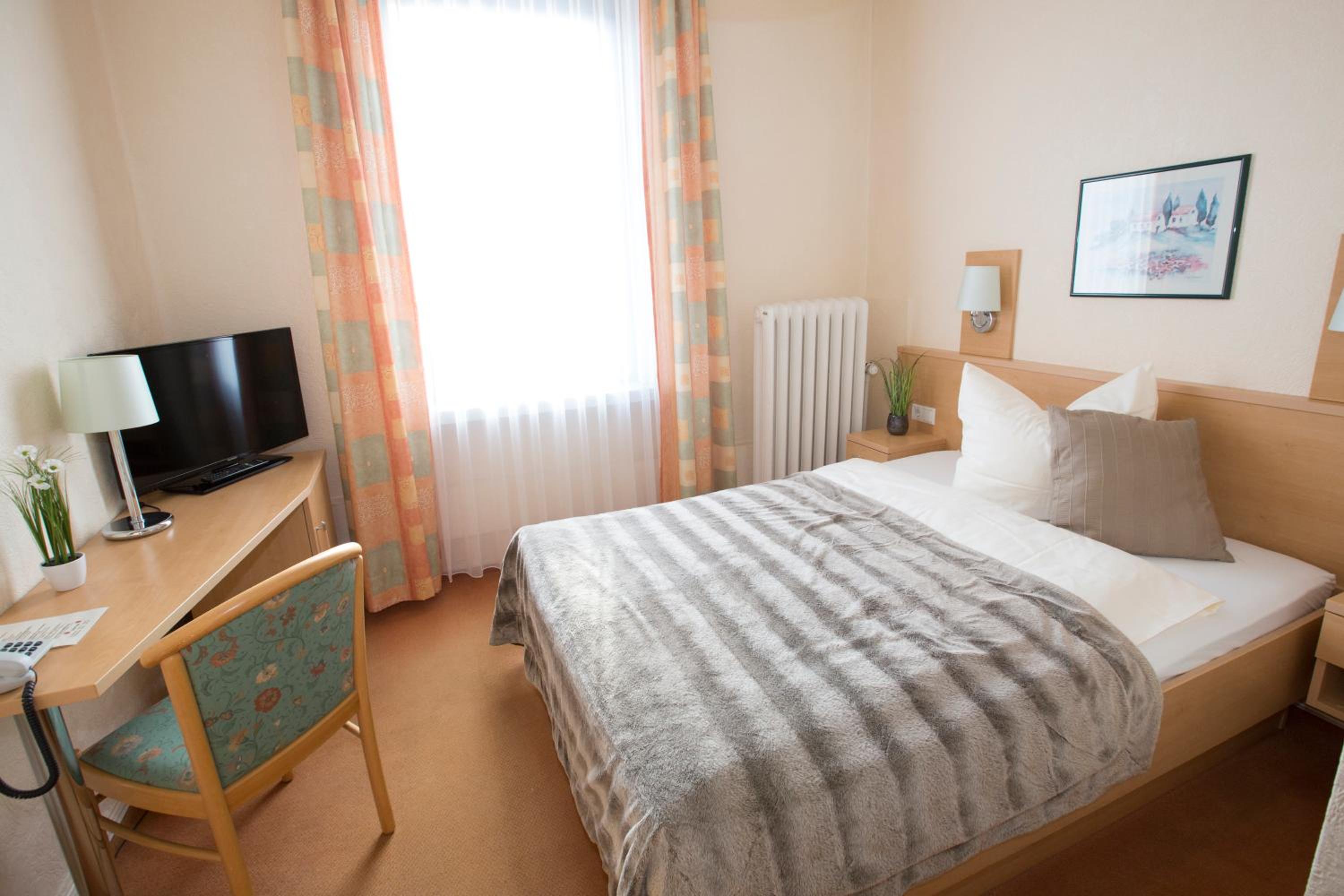 Economy Double Room - Photo 2