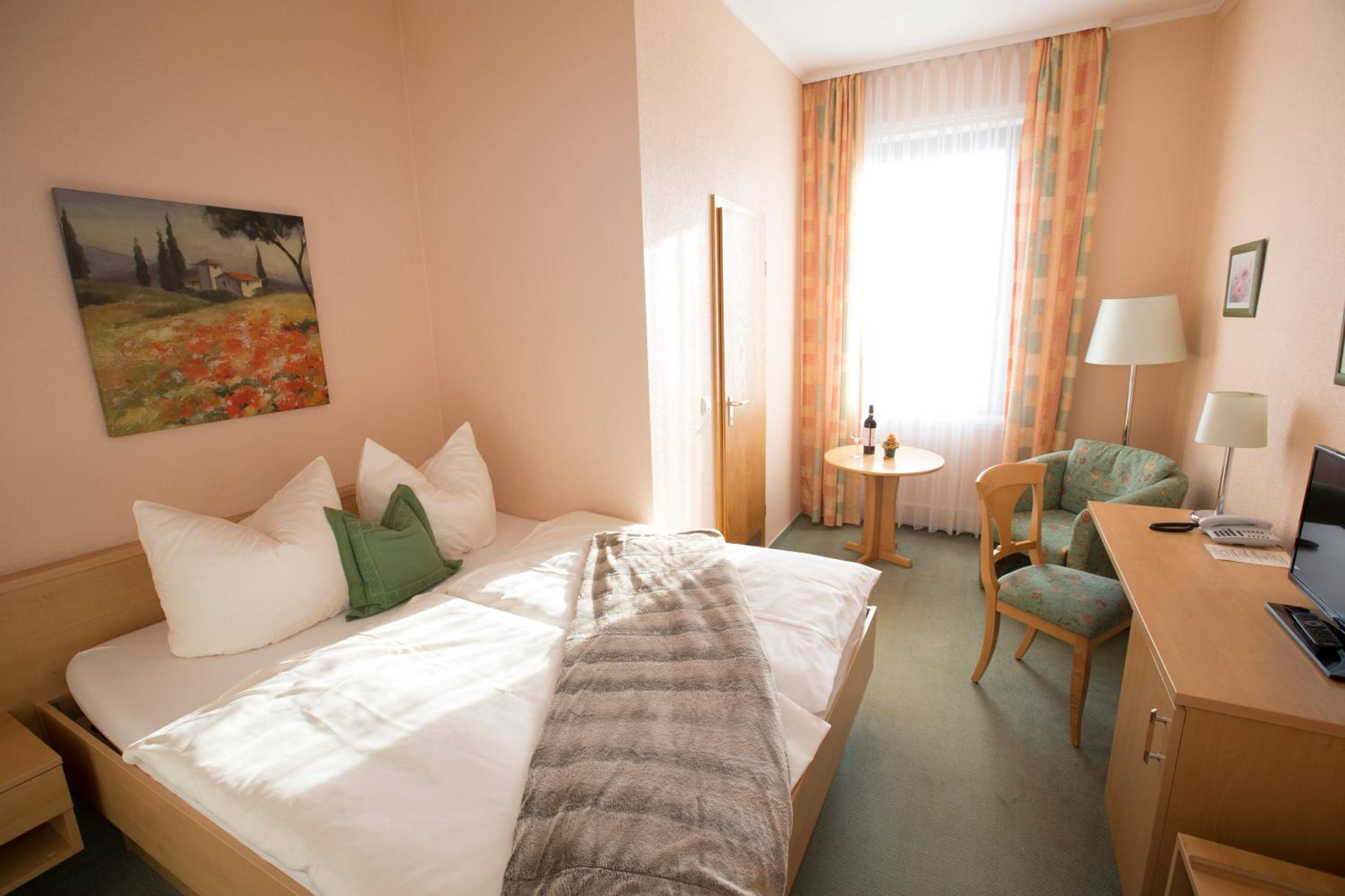 Economy Double Room - Photo 1