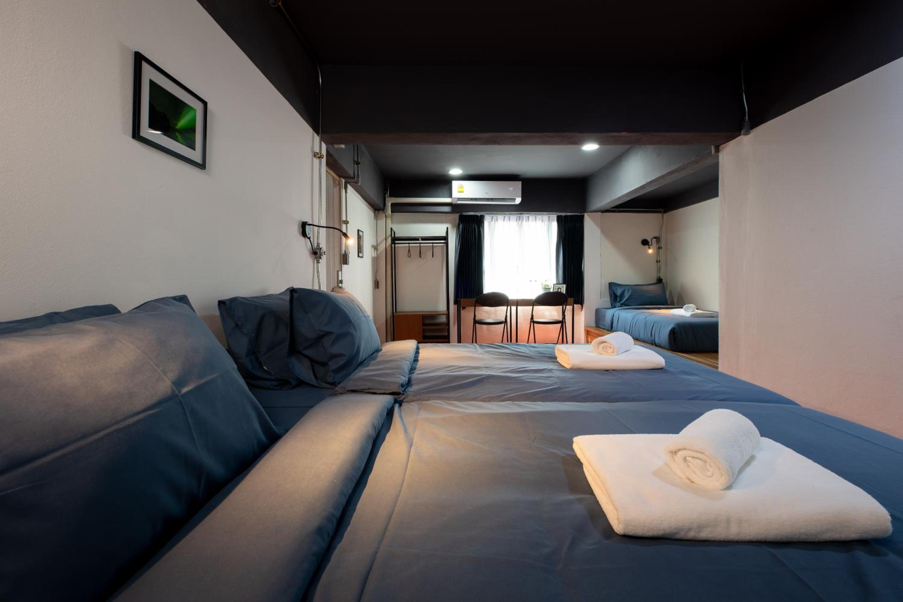 Triple Room with Private Bathroom - Photo 12
