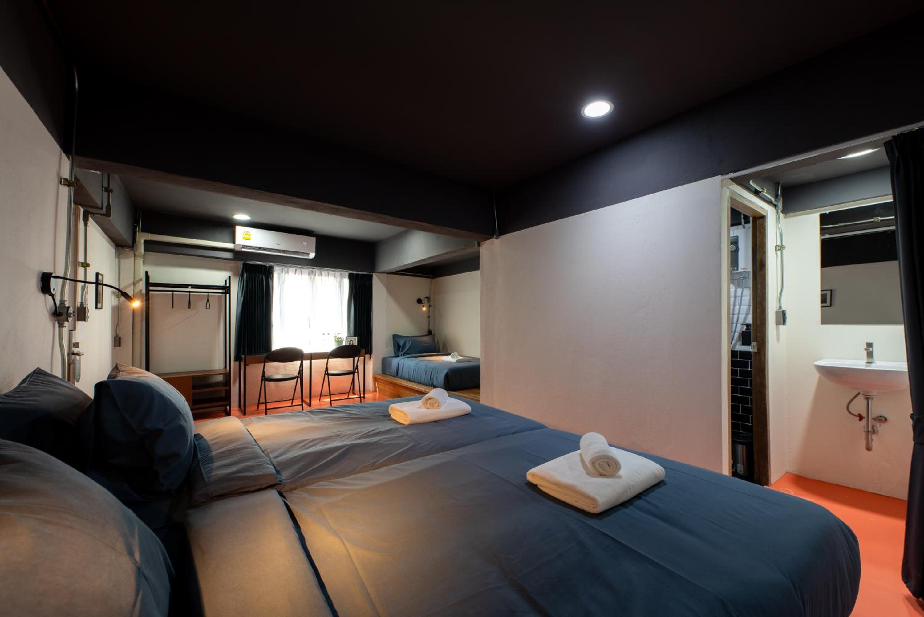 Triple Room with Private Bathroom - Photo 14