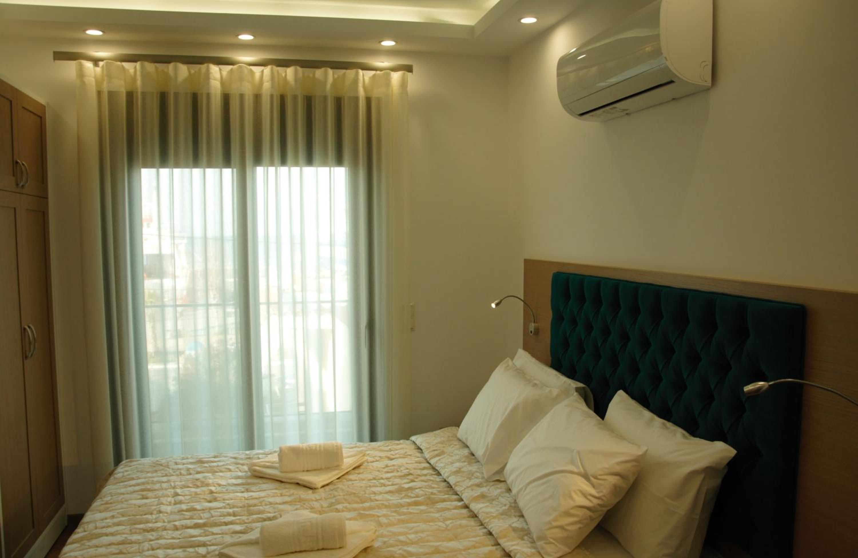 Double Room with Balcony and Sea View - Photo 5