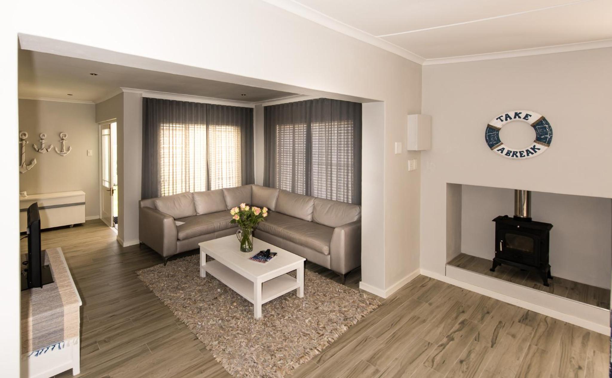 Villa photo 1