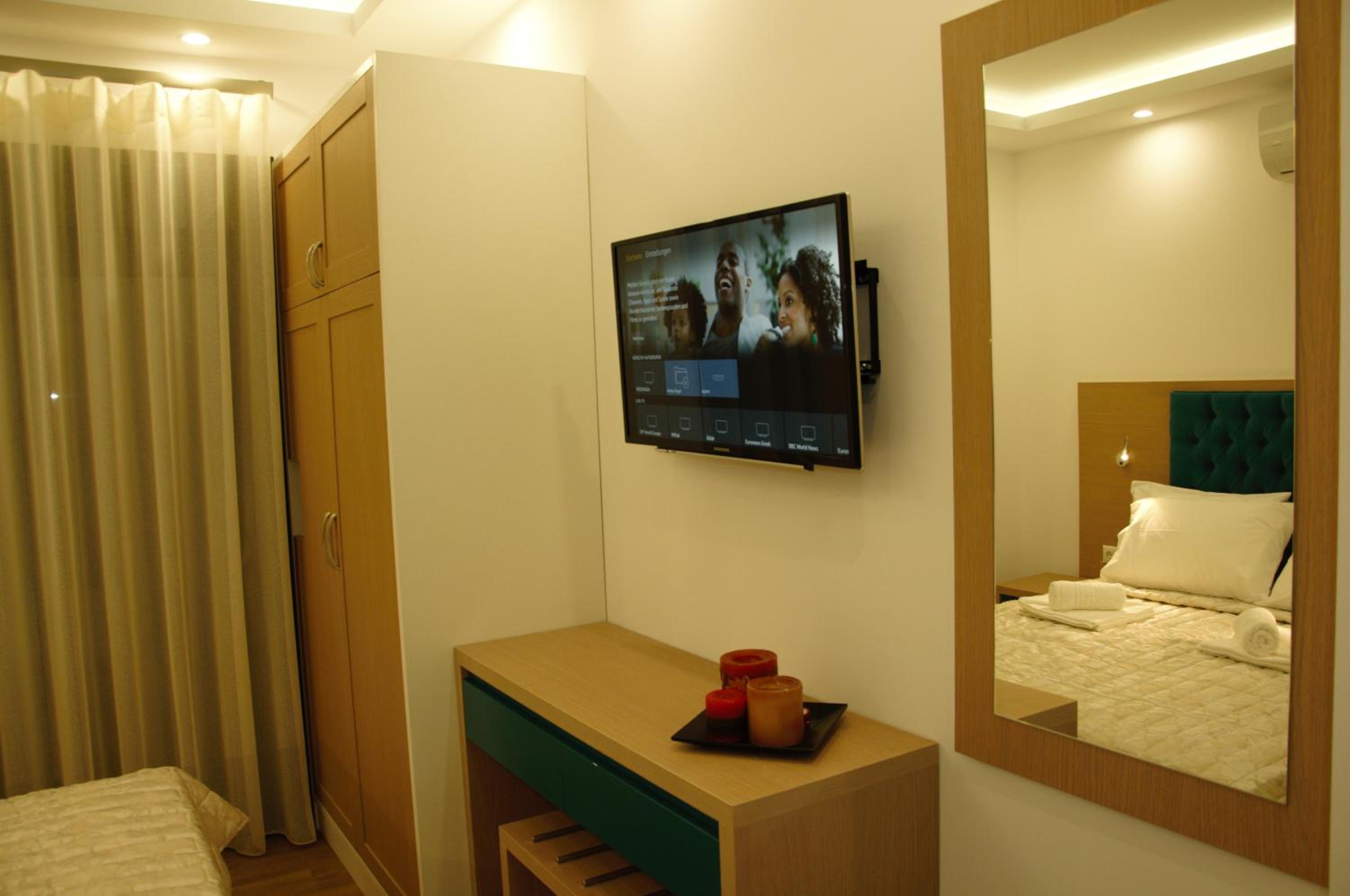 Double Room with Balcony and Sea View photo 3