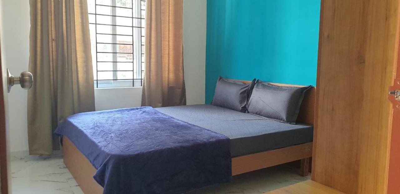 One-Bedroom Apartment - Photo 1