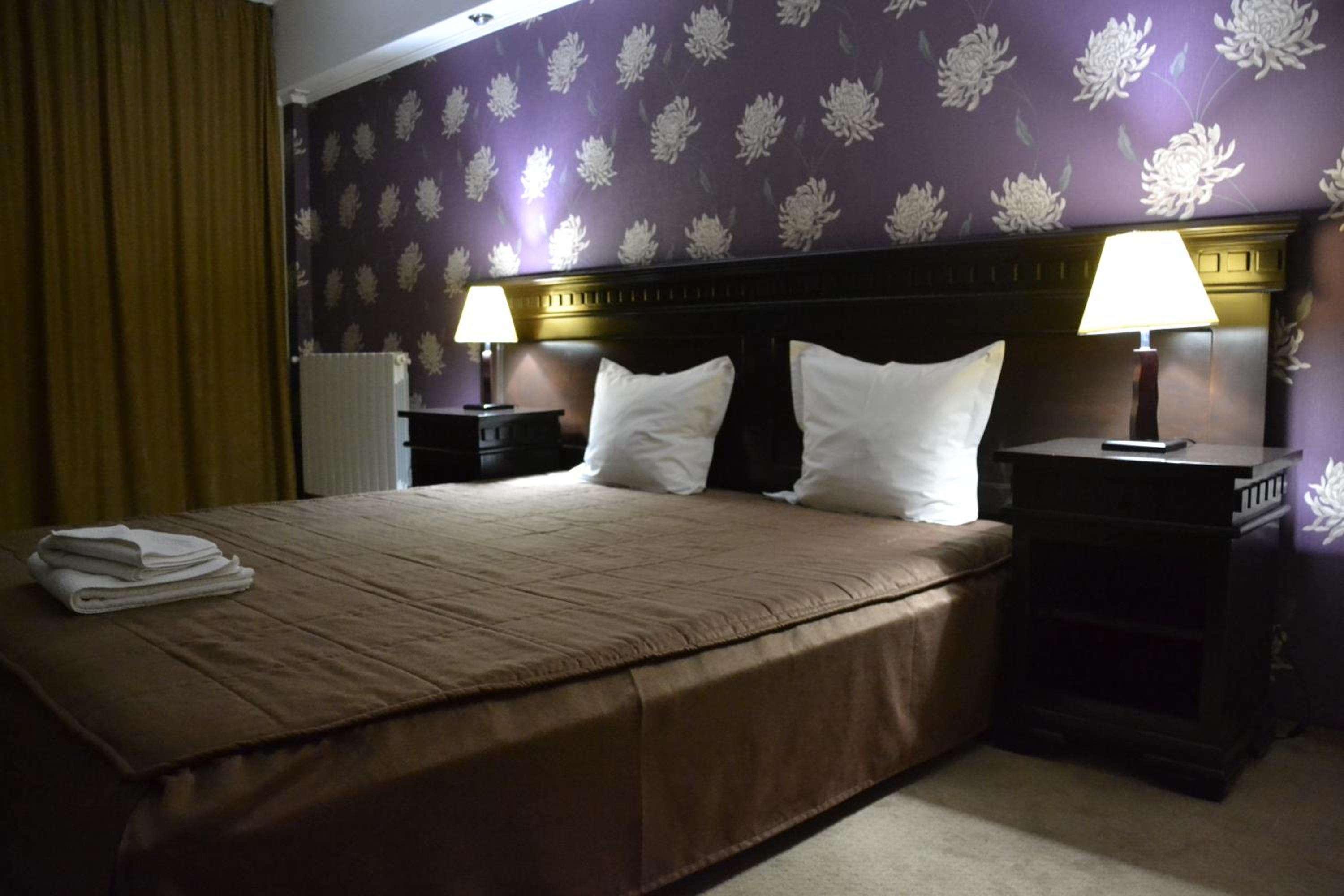 Double or Twin Room - Photo 2