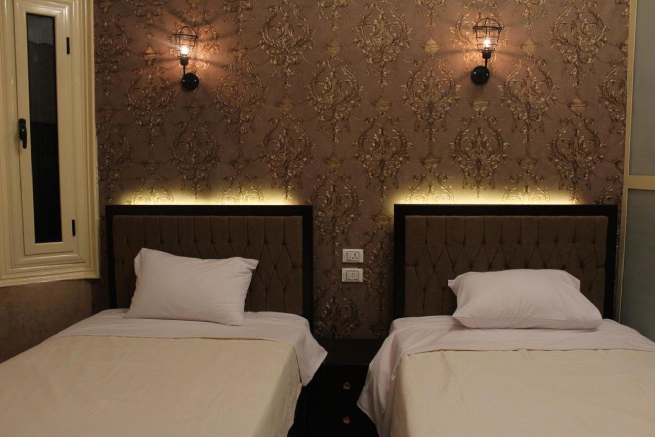 Deluxe Twin Room photo 3