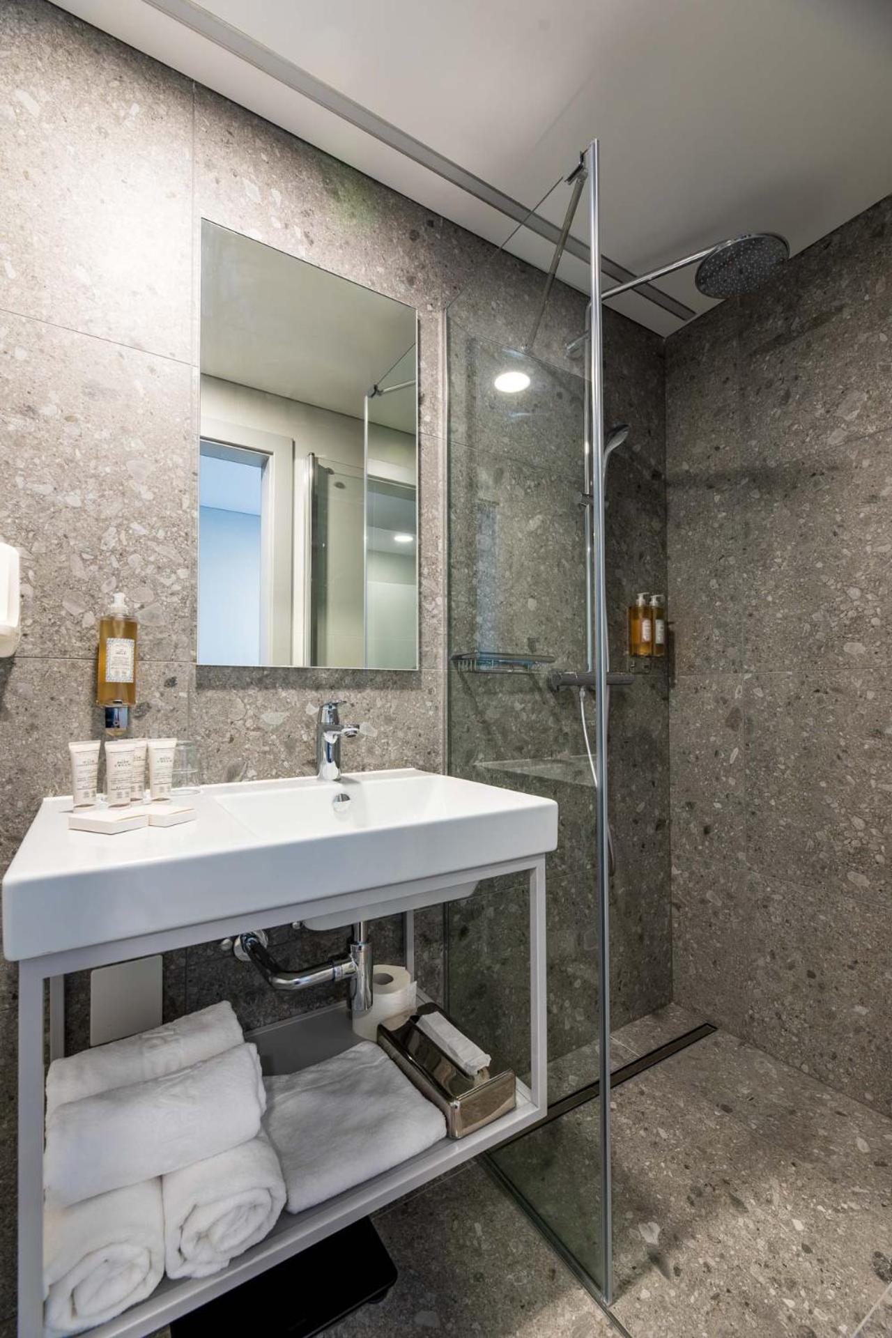 Double Room - Lagoon Side - Photo 3