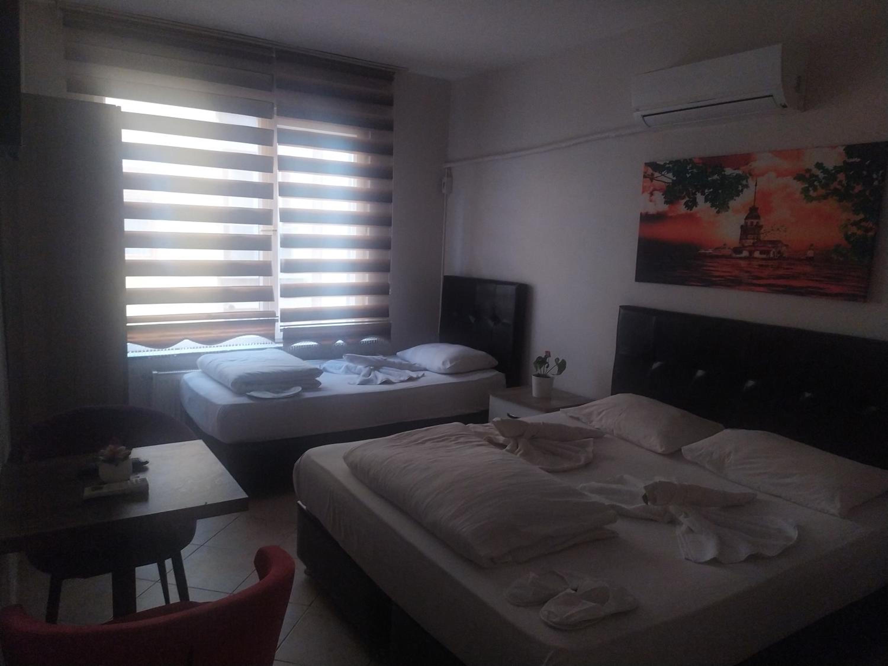 Twin Room with Private Bathroom photo 3
