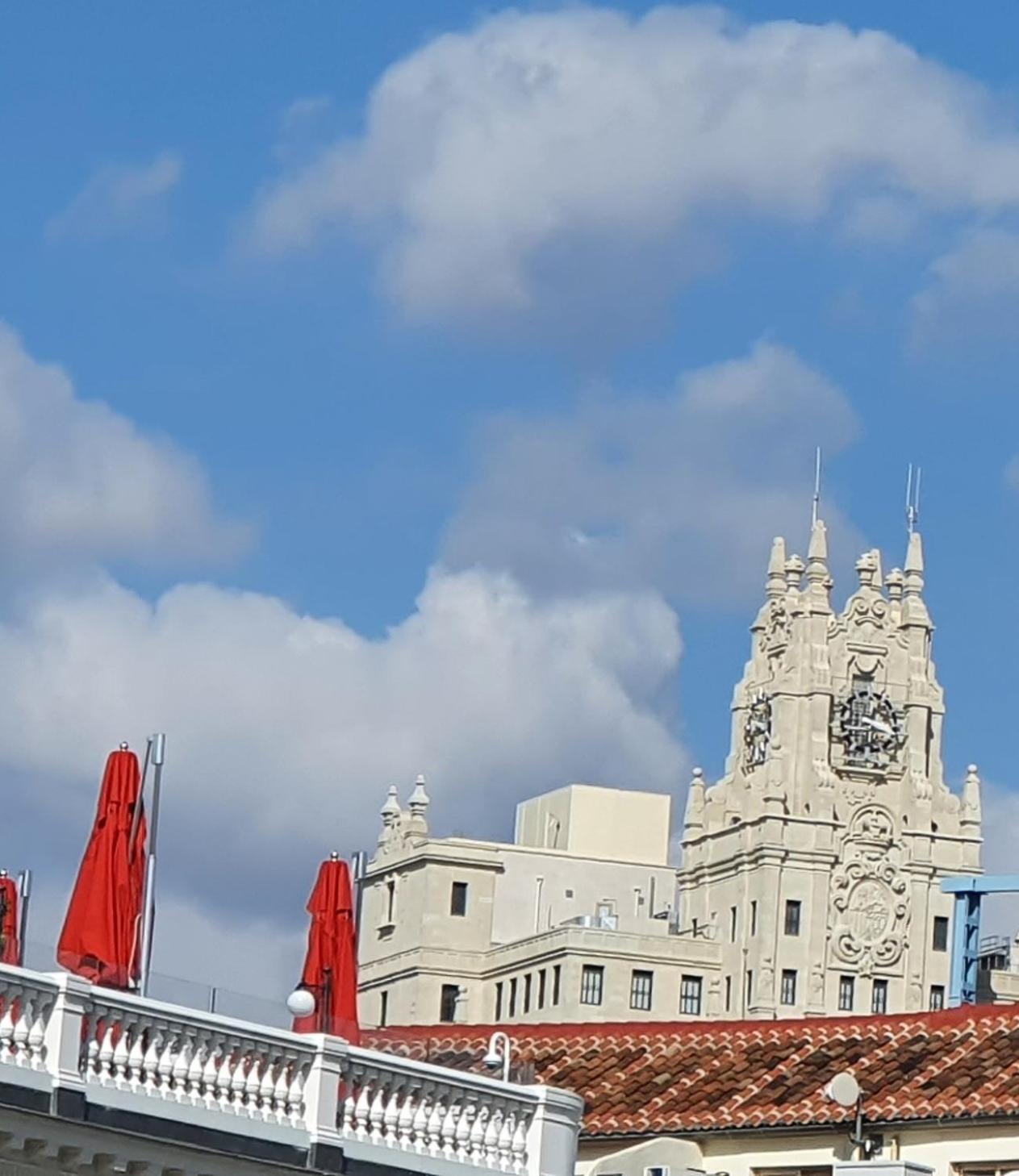 Triple Room with Puerta del Sol Views  photo 2