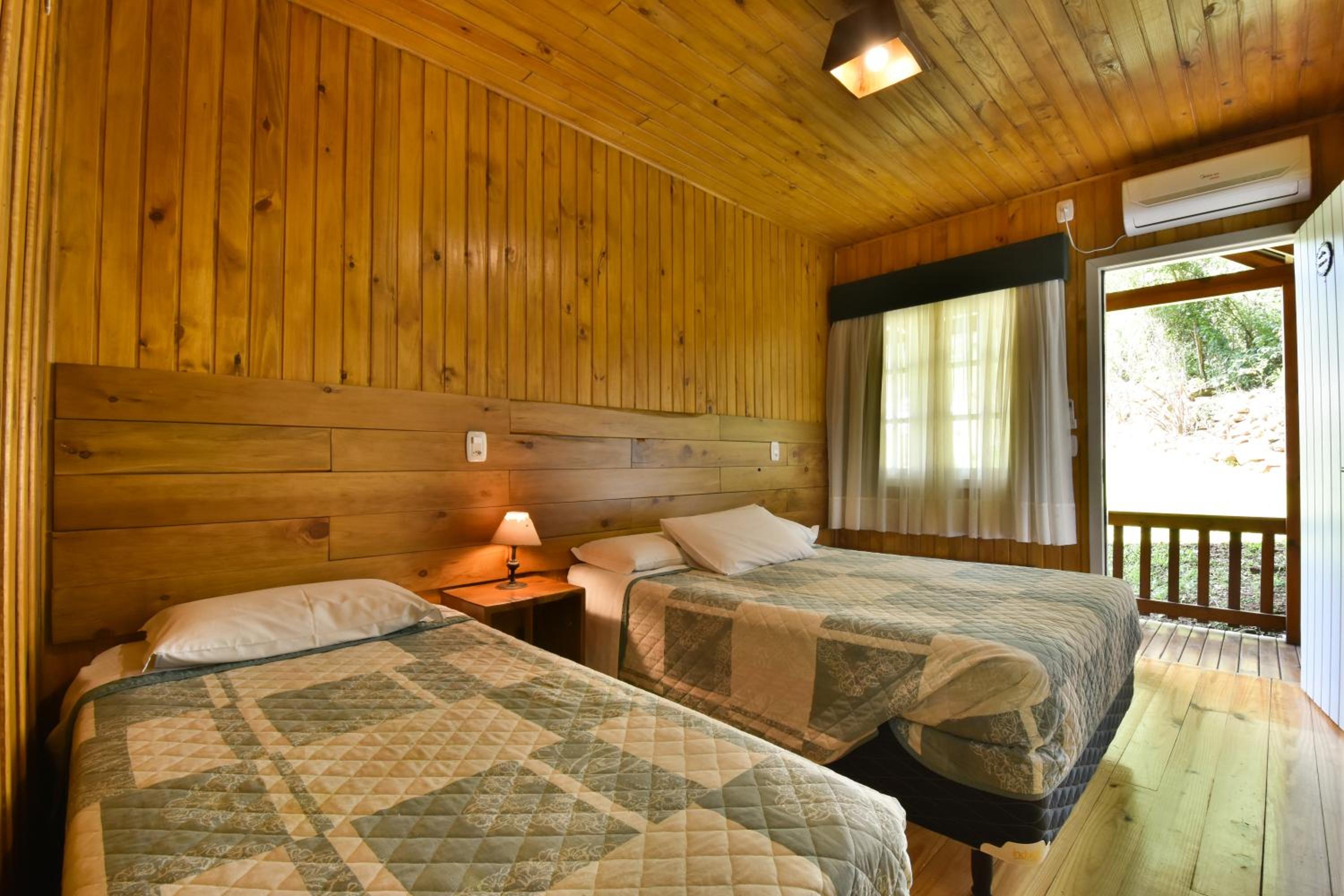 One-Bedroom Apartment - Photo 3