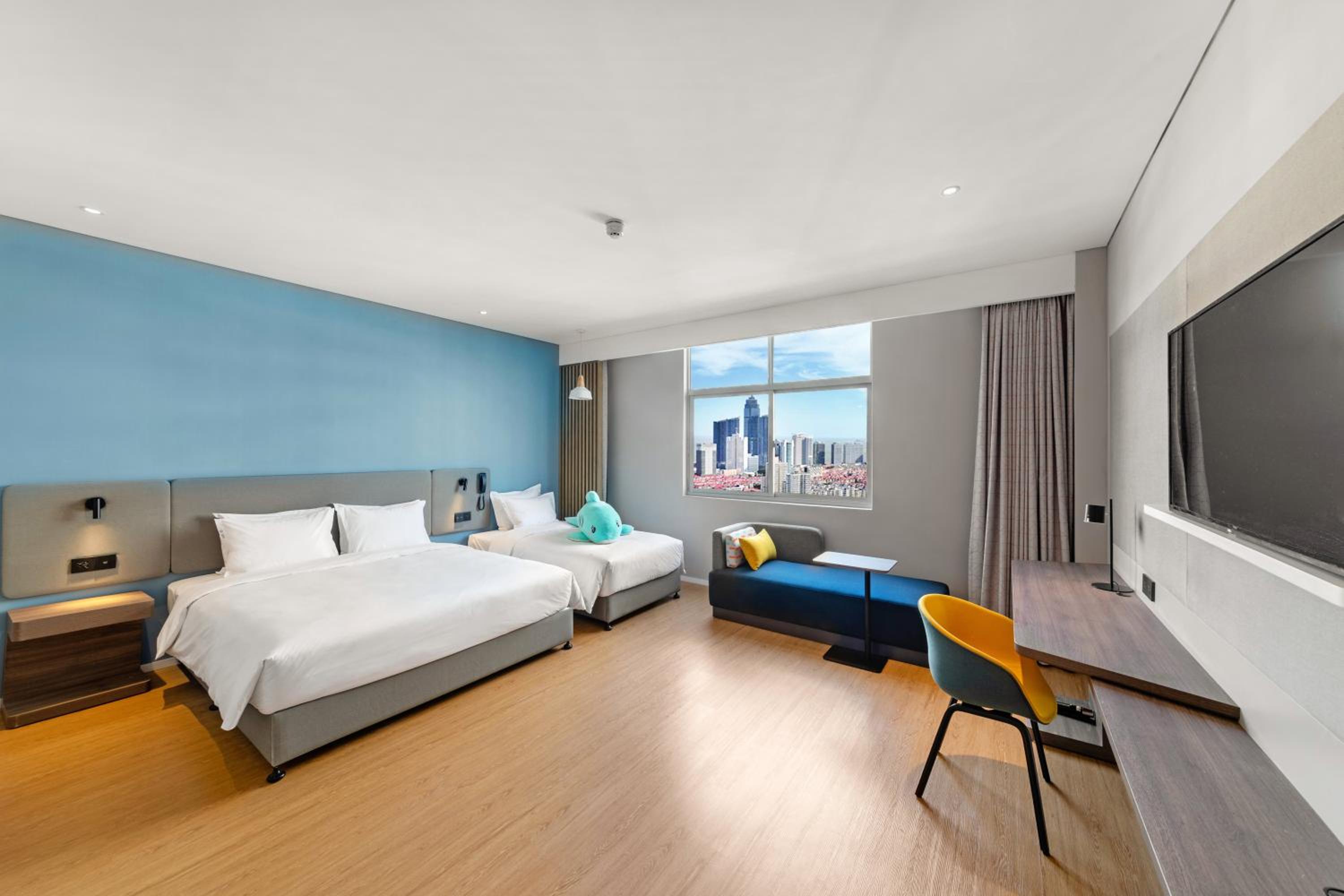 Standard Room with One King and One Single Bed - Kid Theme photo 3