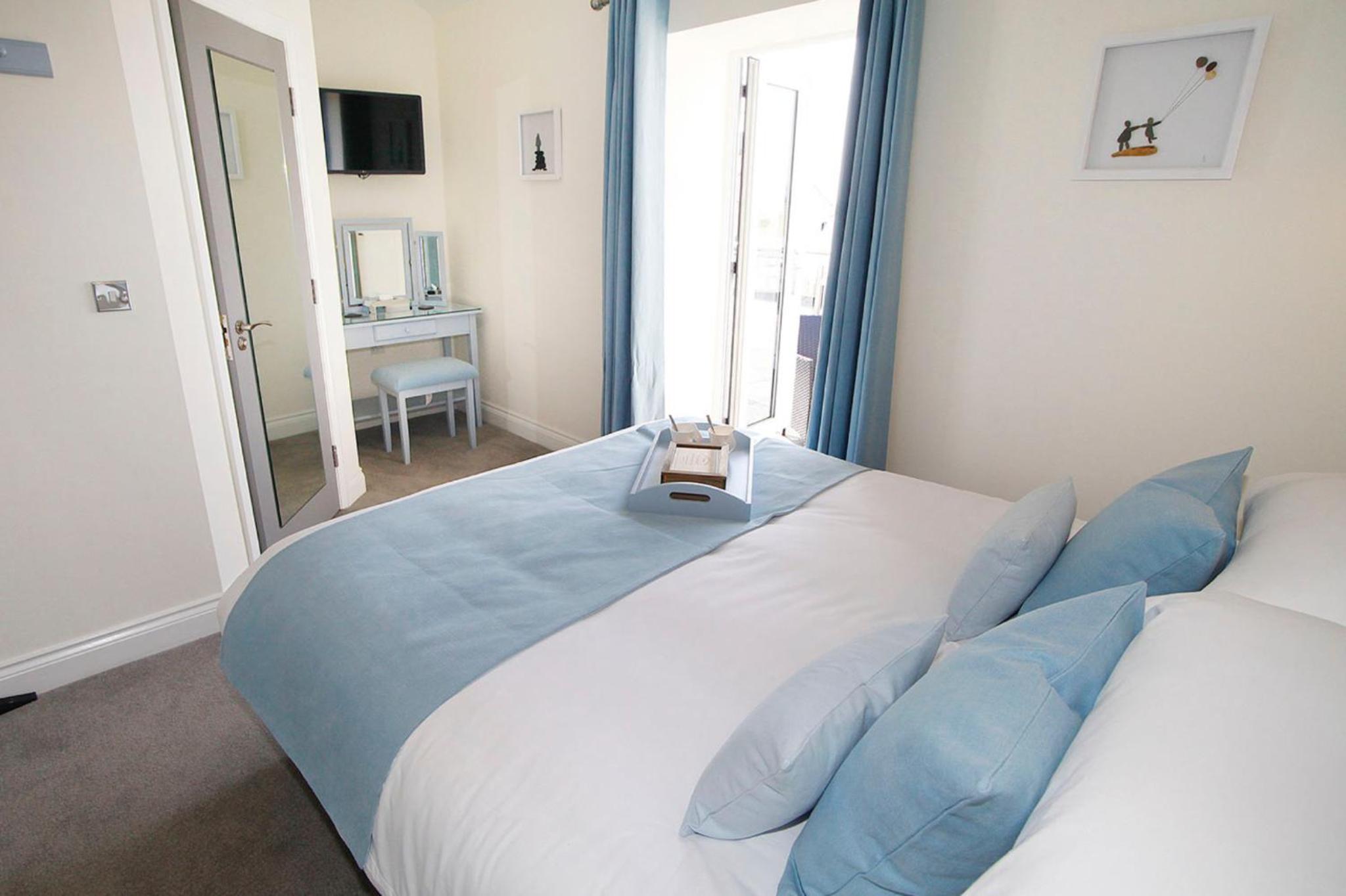 Deluxe Double Room With Bath photo 3