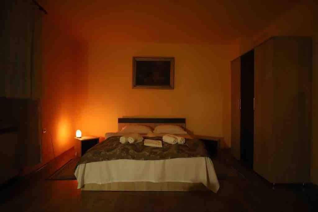 One-Bedroom Apartment - Photo 4